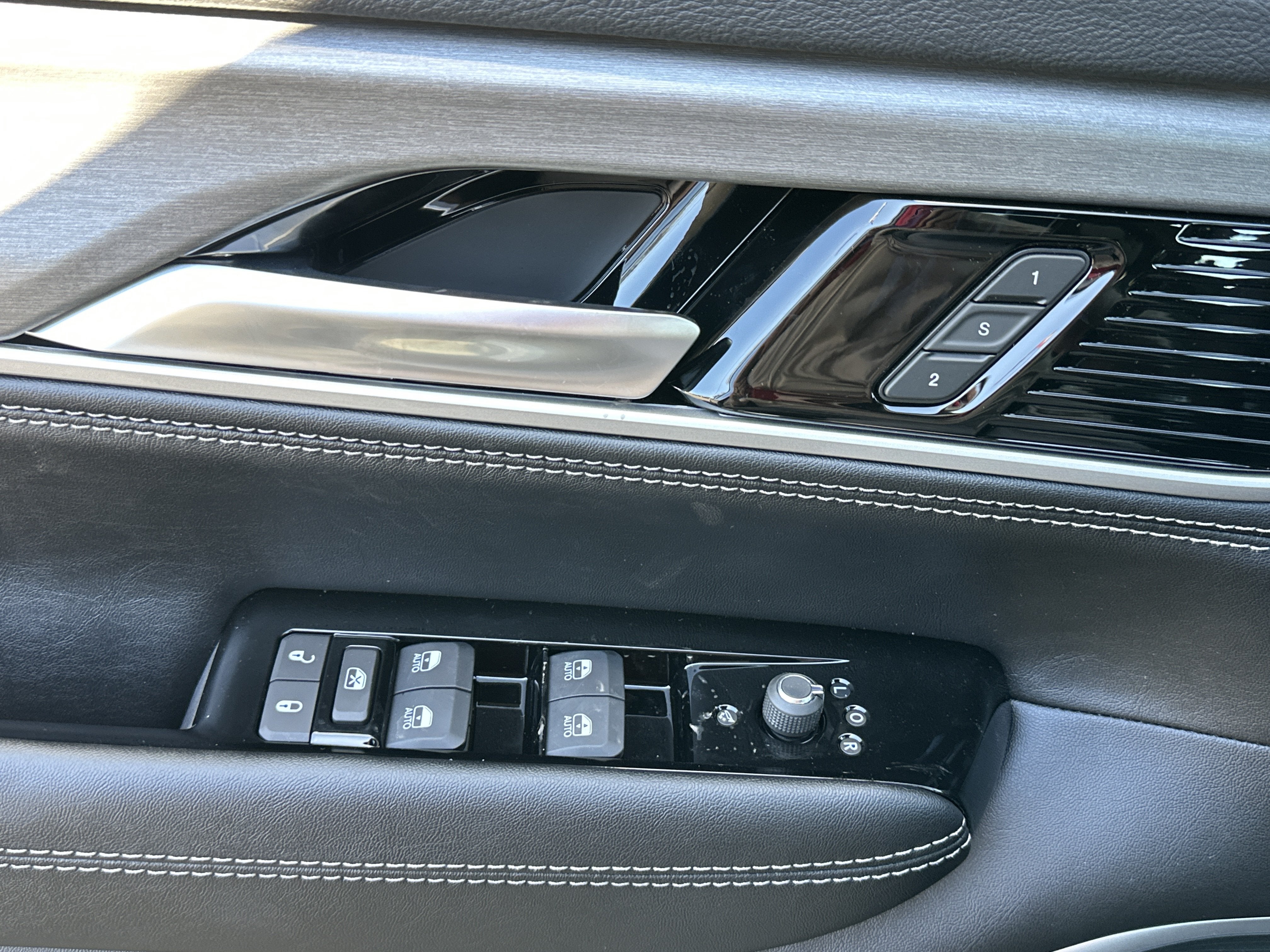 2027 Jeep Grand Wagoneer Upland