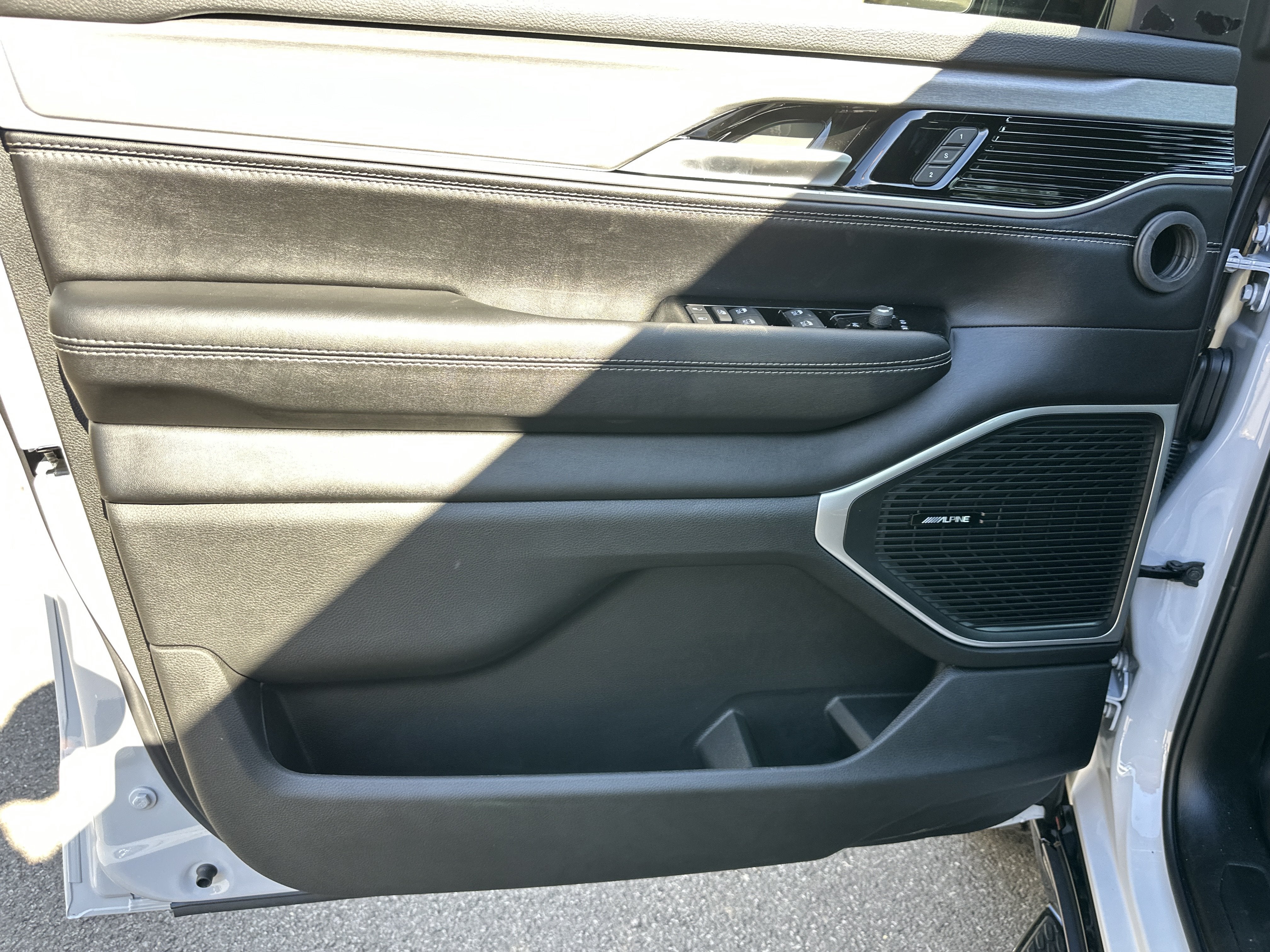 2027 Jeep Grand Wagoneer Upland