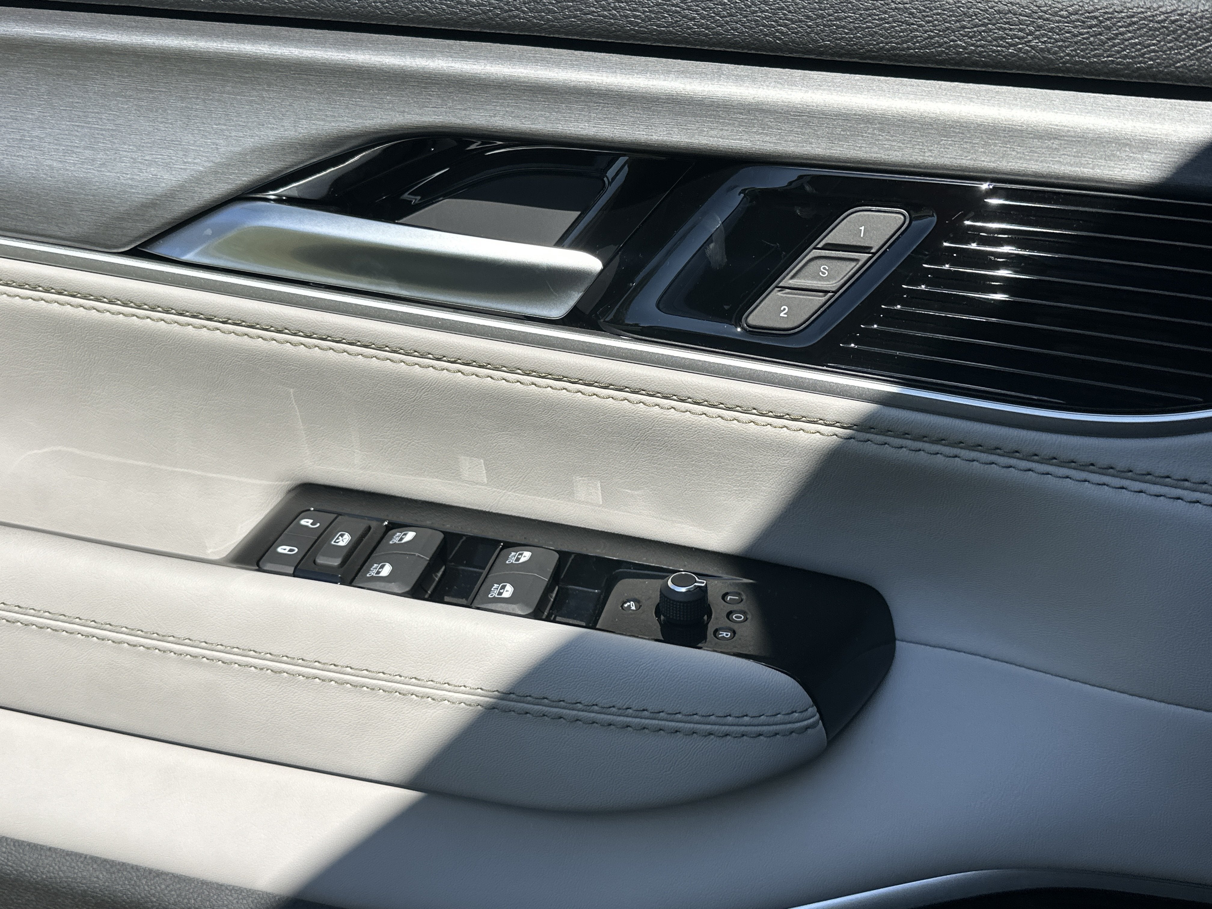 2027 Jeep Grand Wagoneer Limited Altitude
