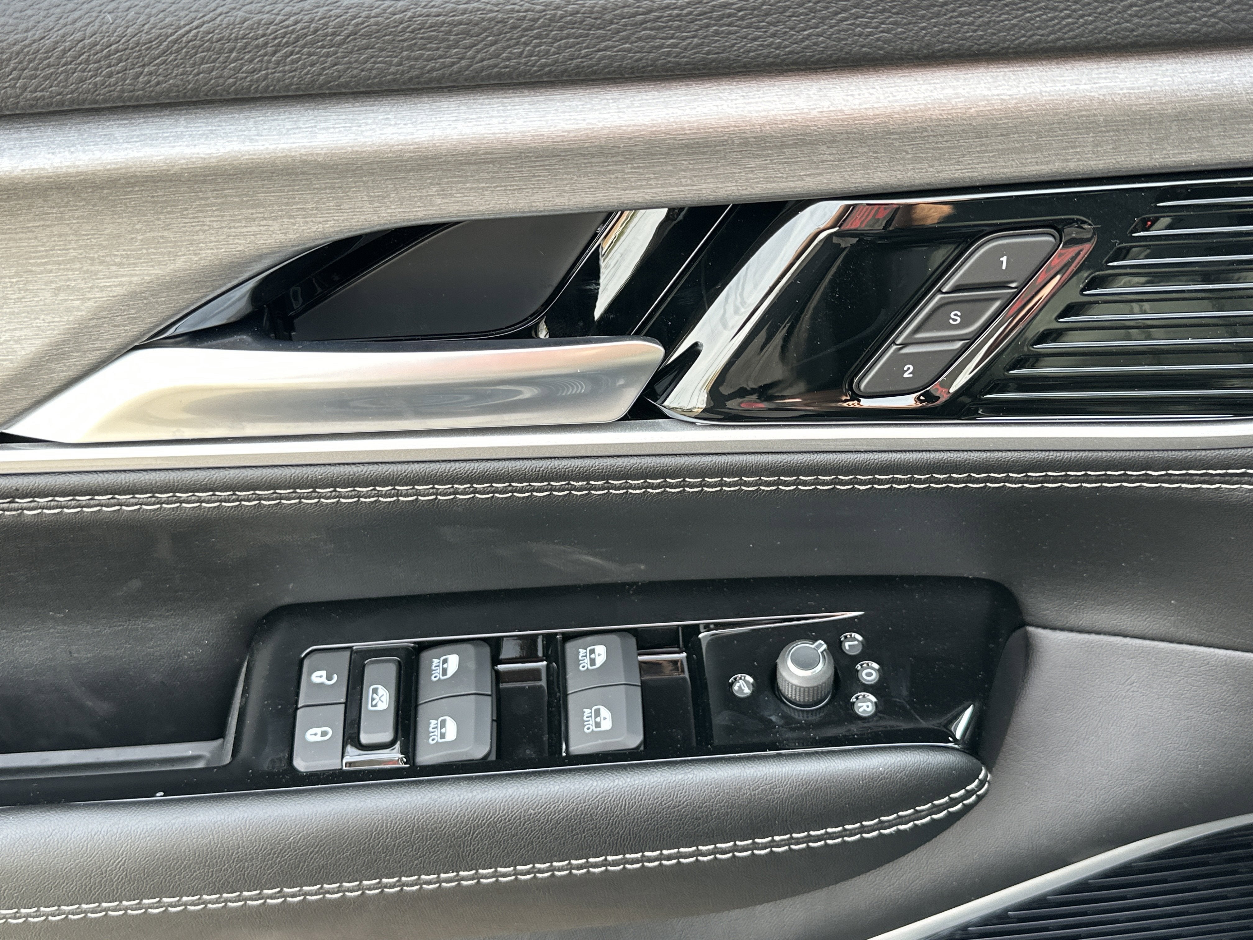2026 Jeep Grand Wagoneer Limited Reserve