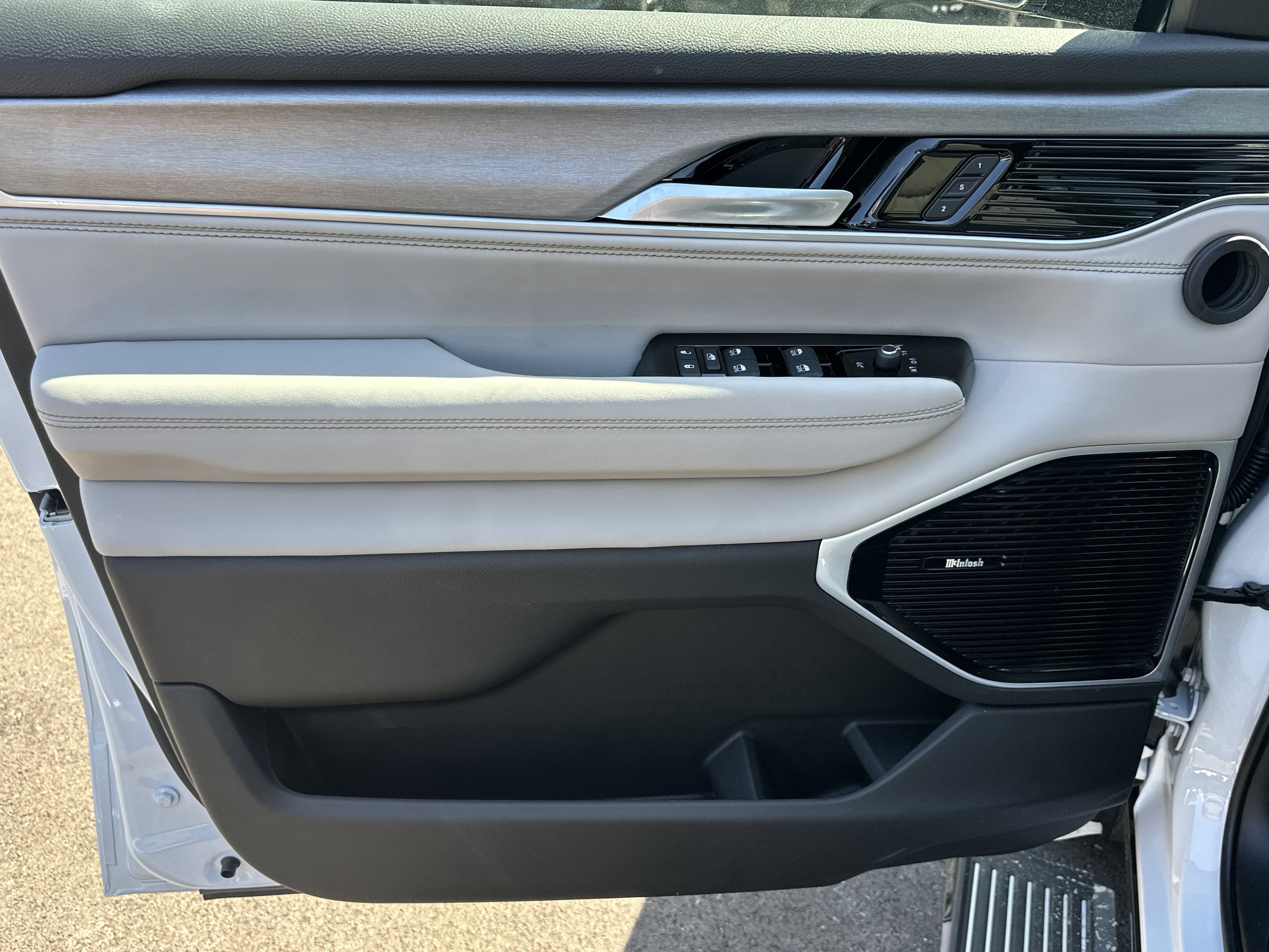 2026 Jeep Grand Wagoneer Limited Altitude