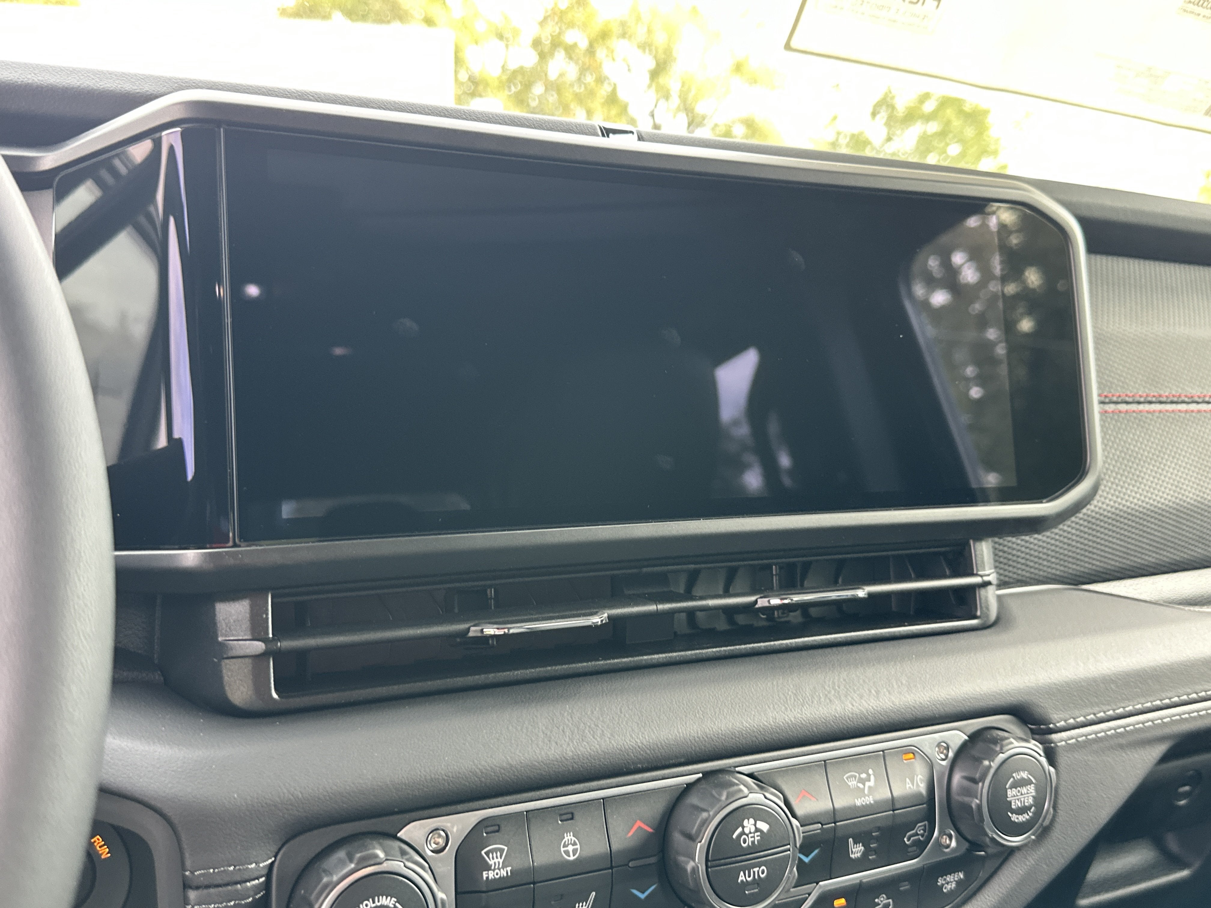 2027 Jeep Gladiator Base
