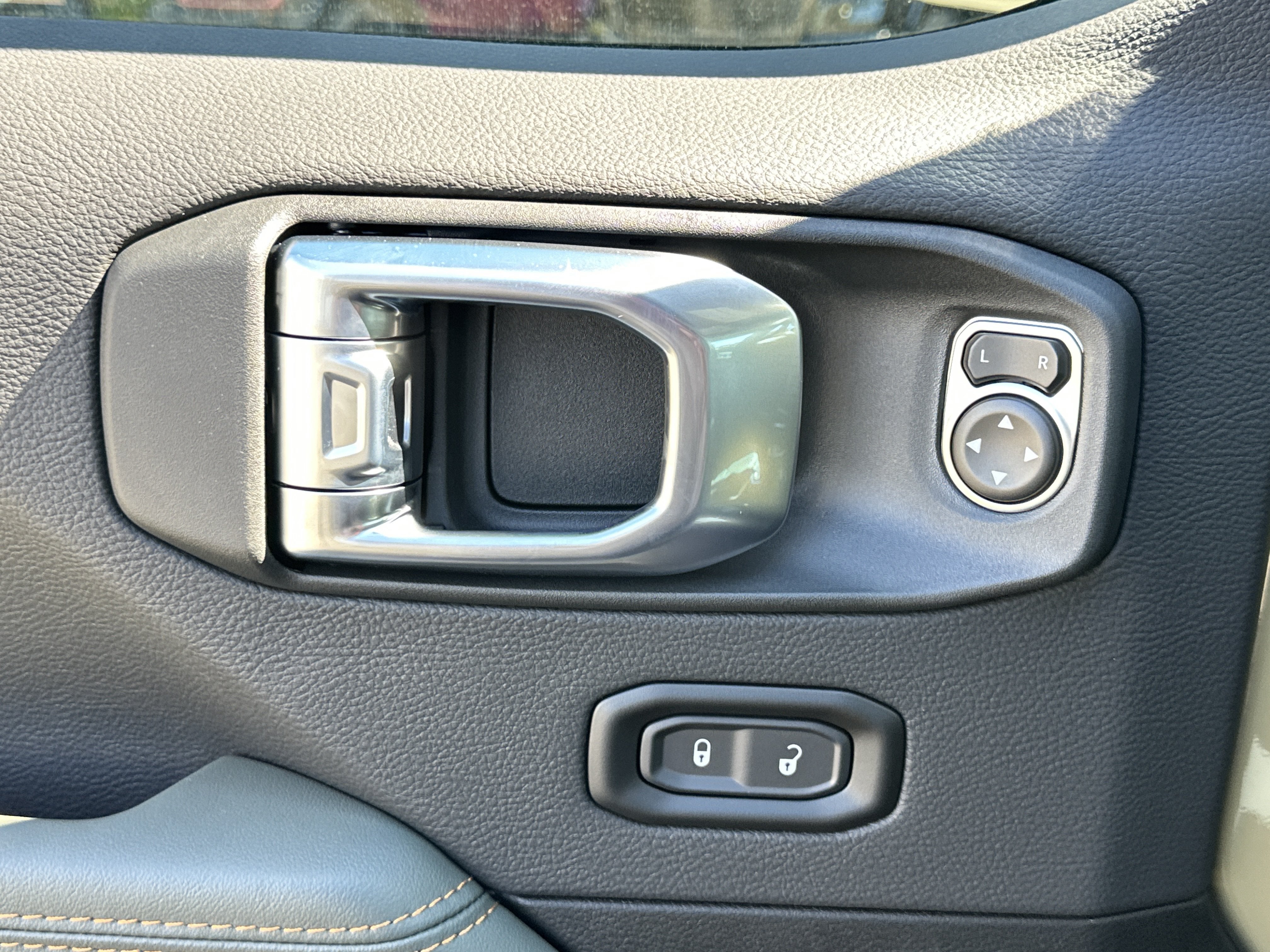 2027 Jeep Gladiator Base