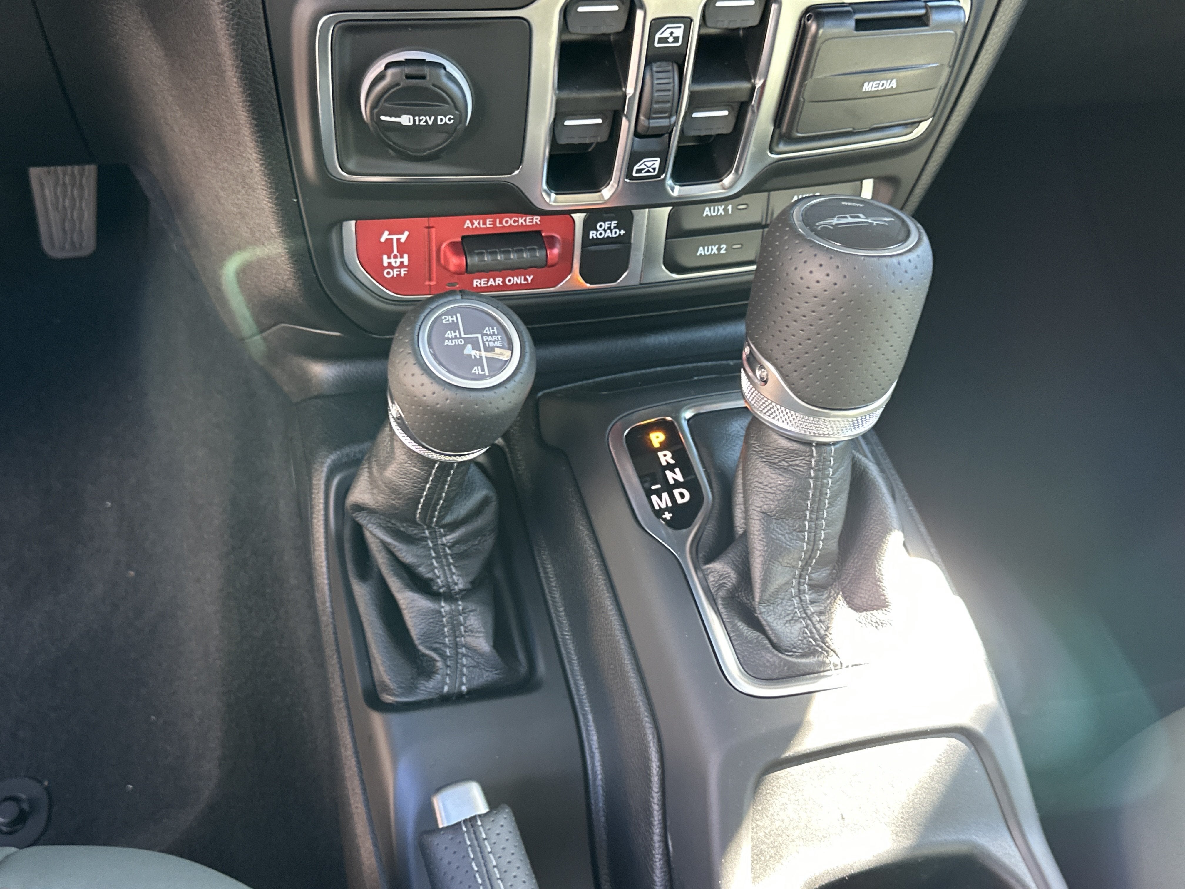 2027 Jeep Gladiator Base