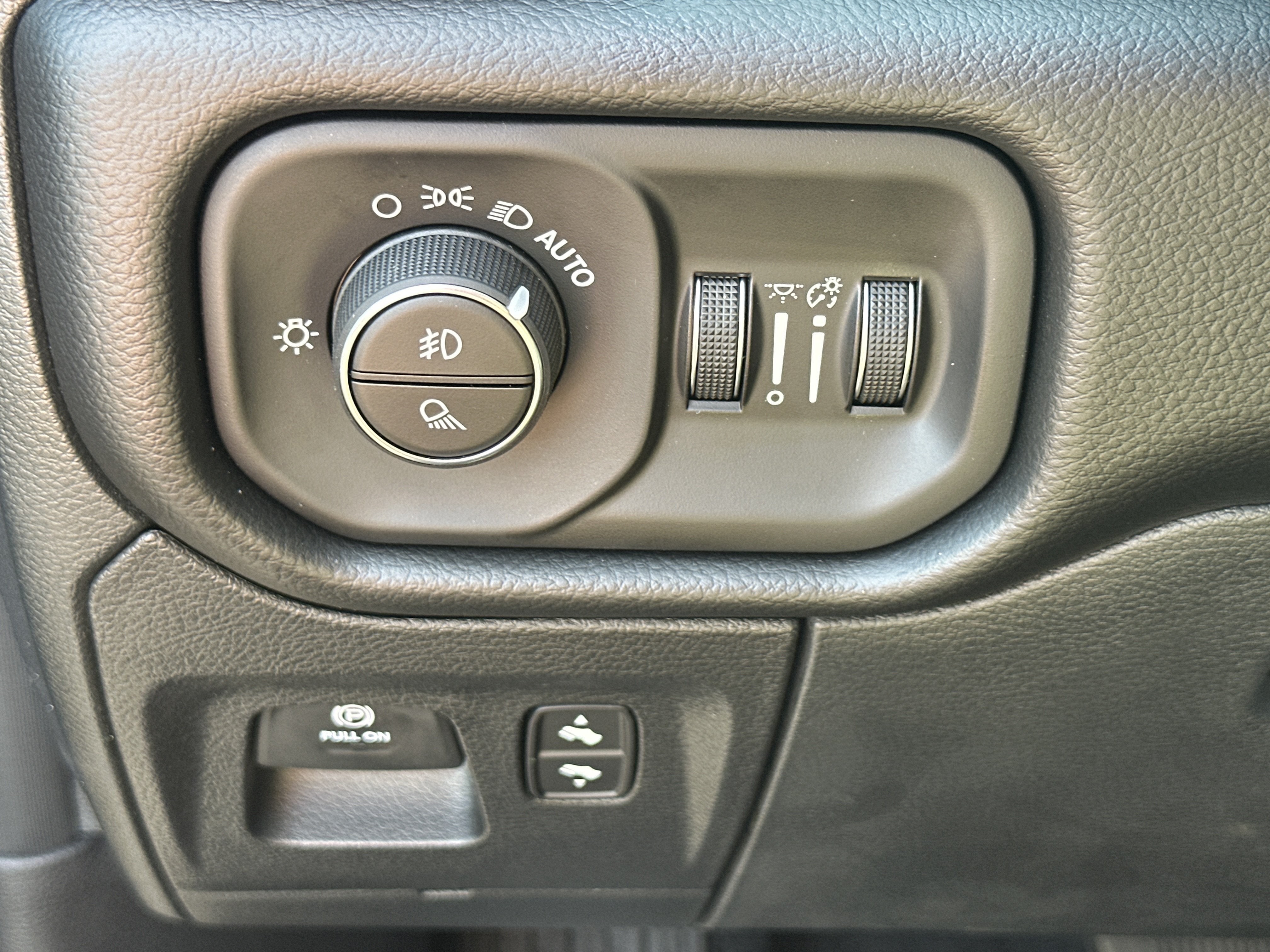 2027 RAM 1500 Big Horn