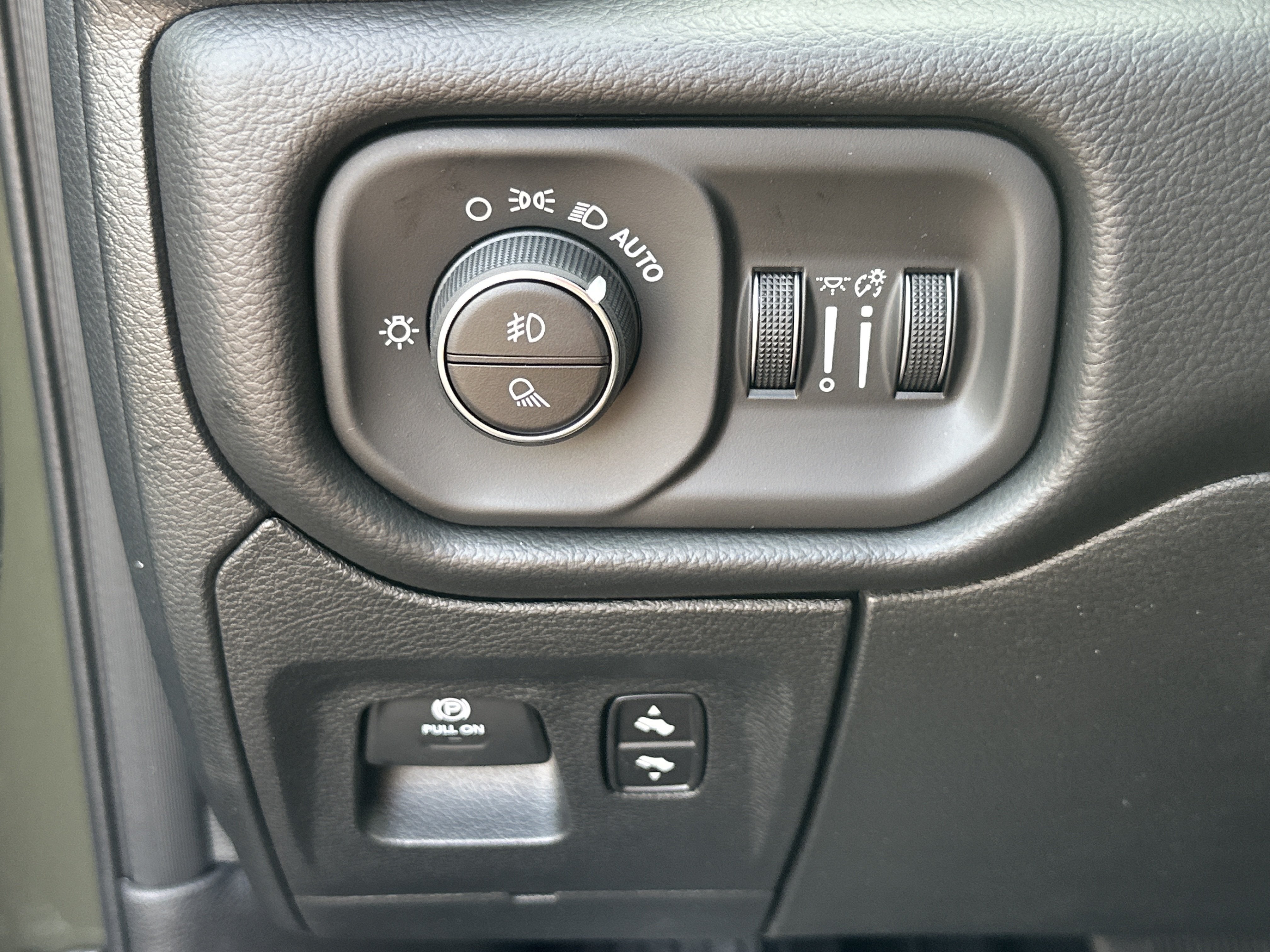 2027 RAM 1500 Rebel