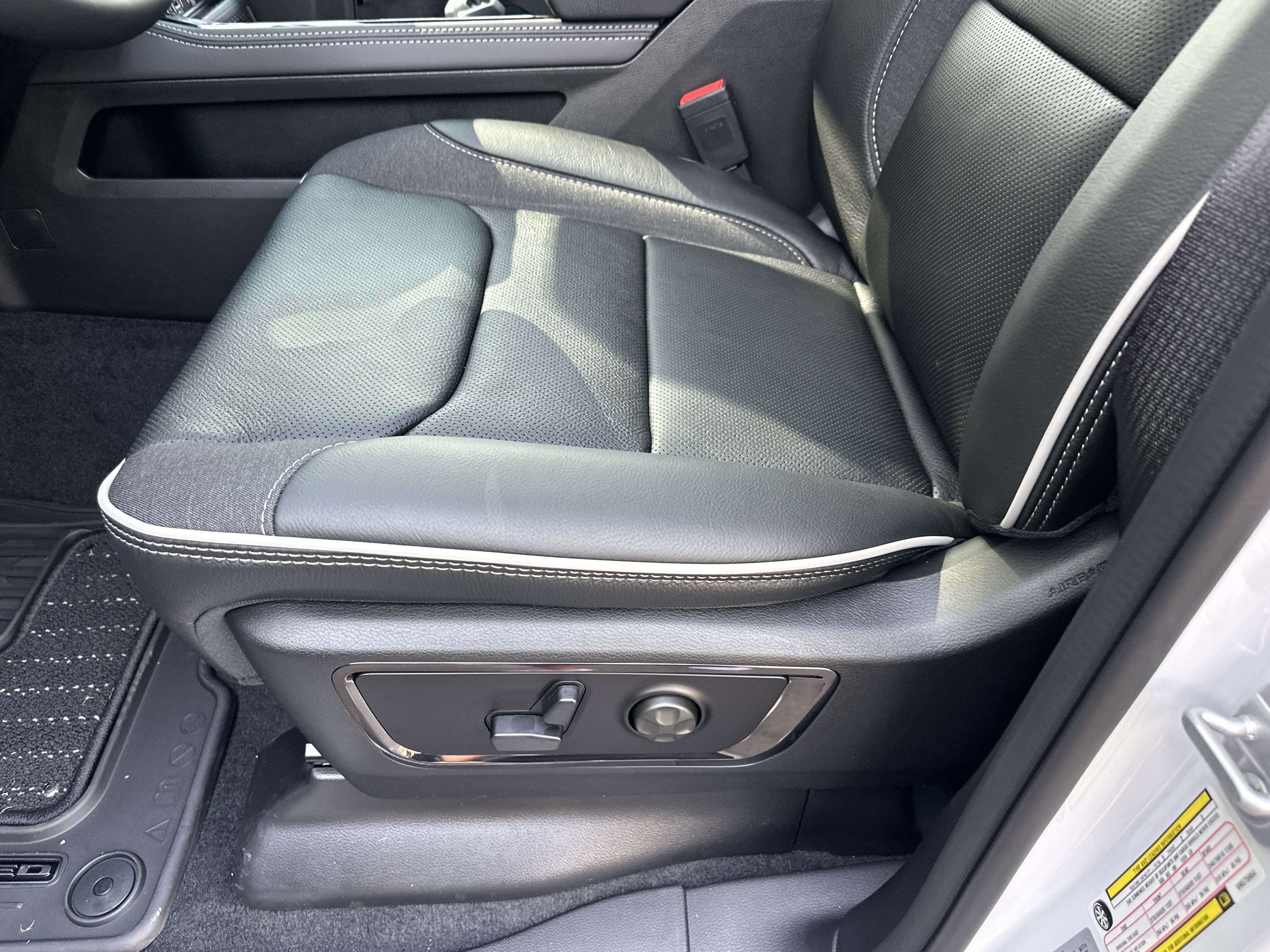 2027 RAM 1500 Limited