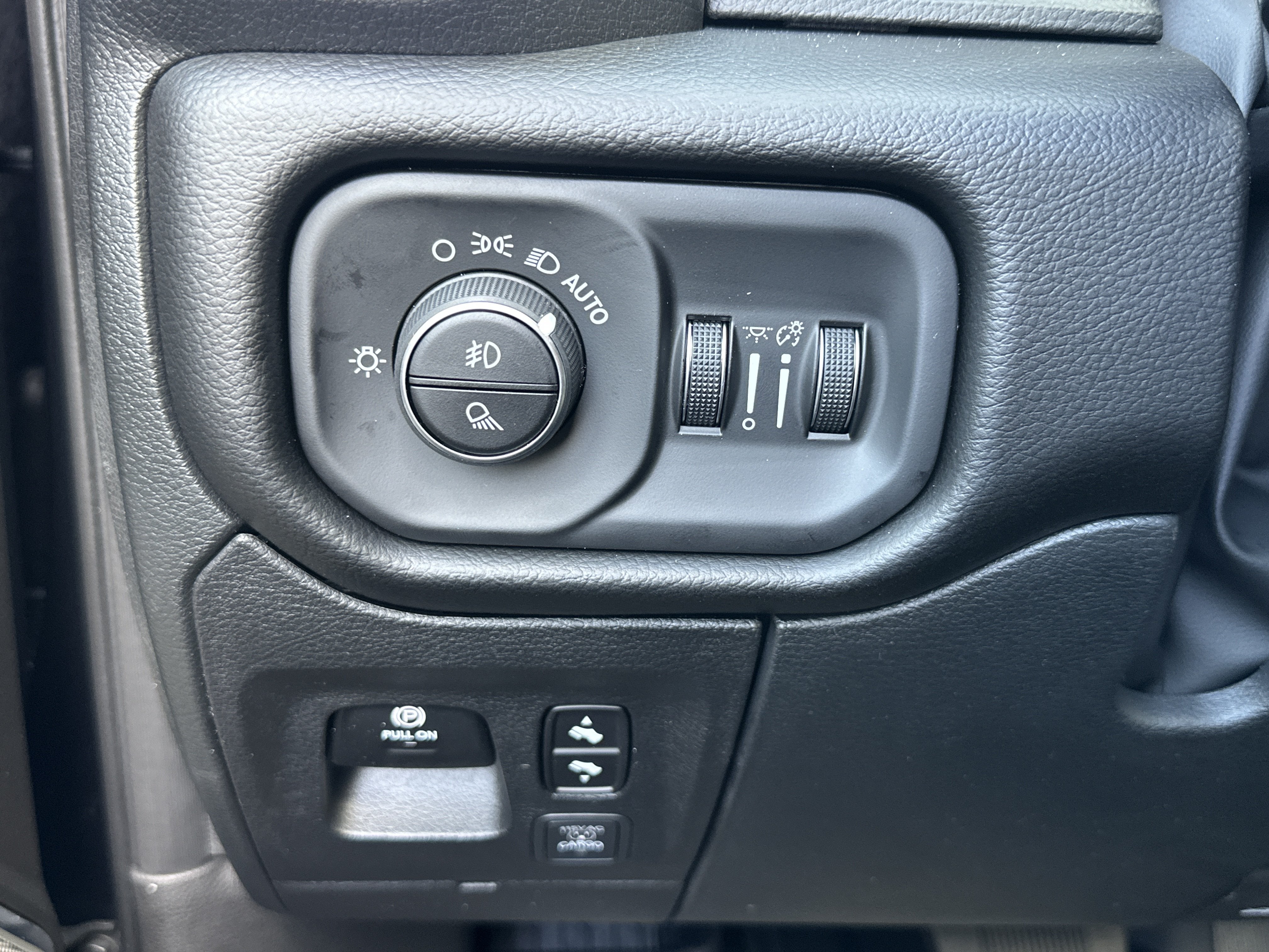 2027 RAM 1500 Laramie