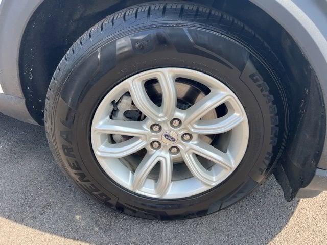 2021 Ford Explorer Base