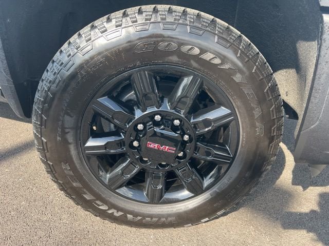 2025 GMC Sierra 2500HD AT4