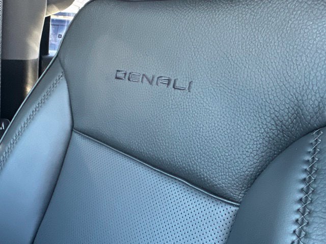 2025 GMC Sierra 2500HD Denali