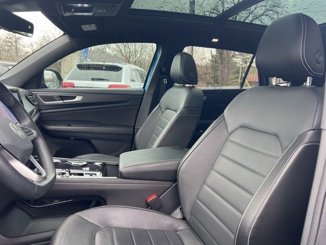 2024 Volkswagen Atlas Cross Sport 2.0T SEL R-Line