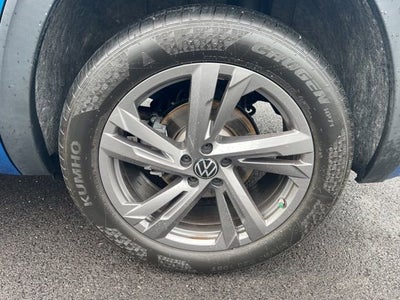 2024 Volkswagen Atlas Cross Sport 2.0T SEL R-Line
