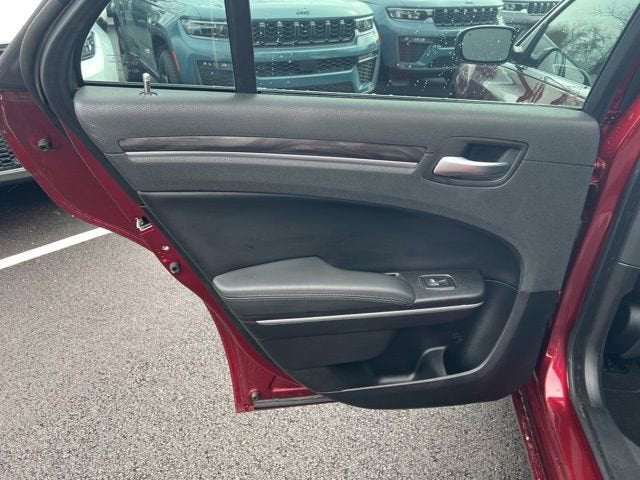 2021 Chrysler 300 Touring