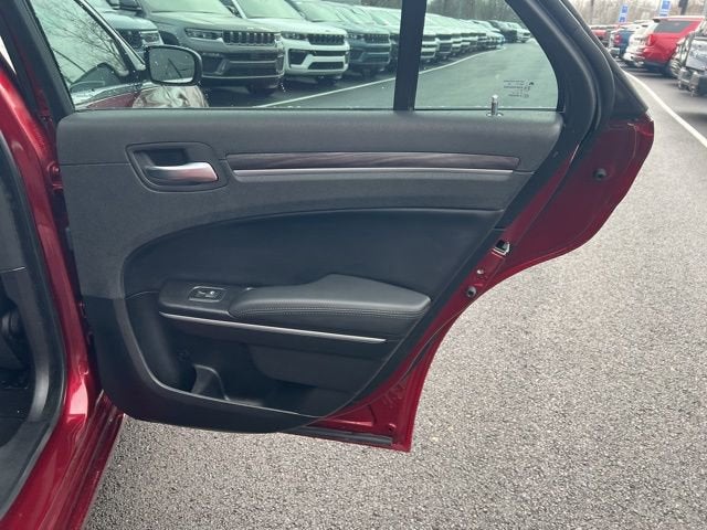 2021 Chrysler 300 Touring