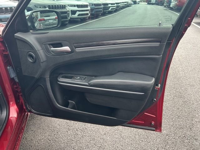 2021 Chrysler 300 Touring