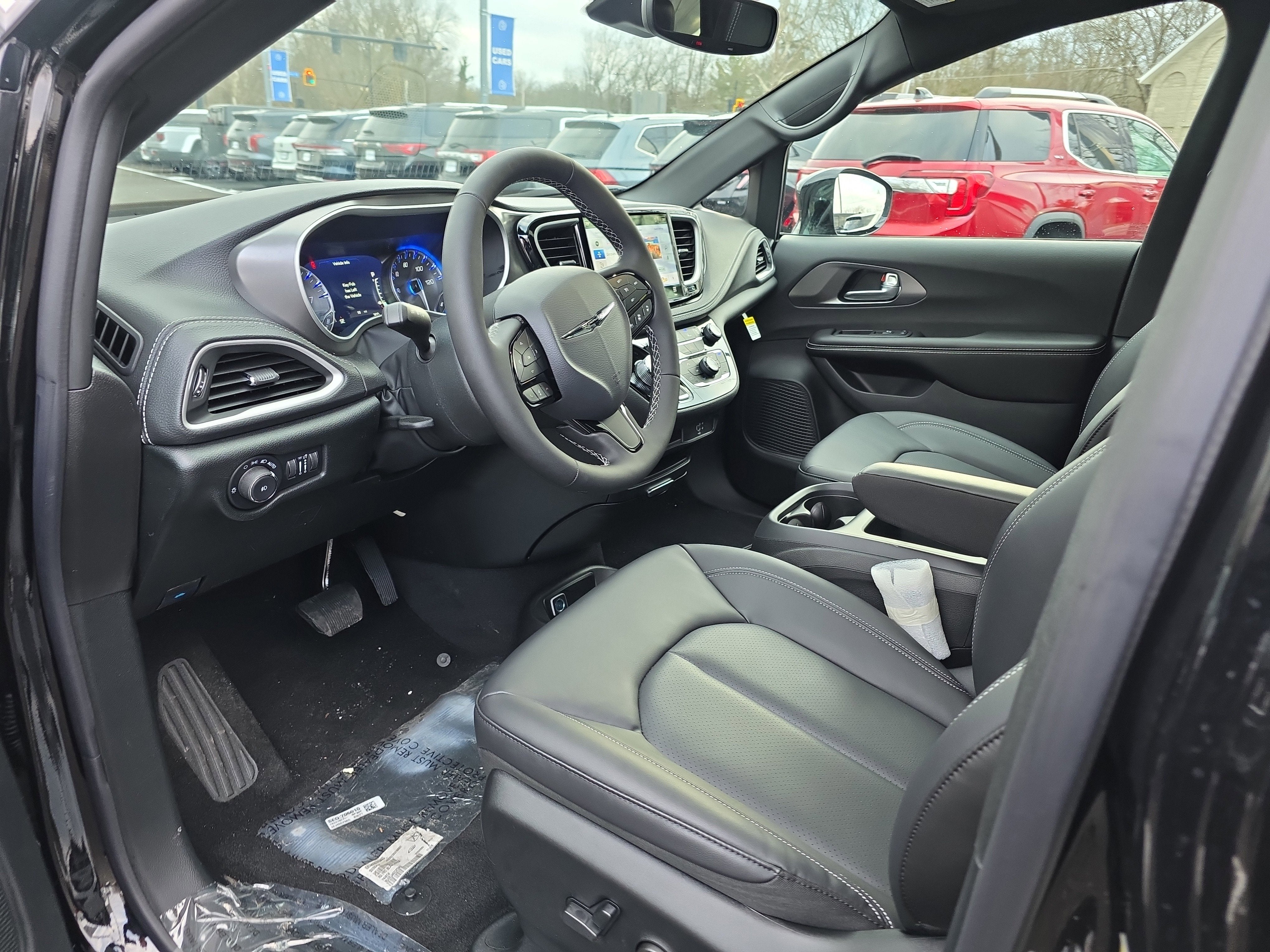 2026 Chrysler Pacifica Select