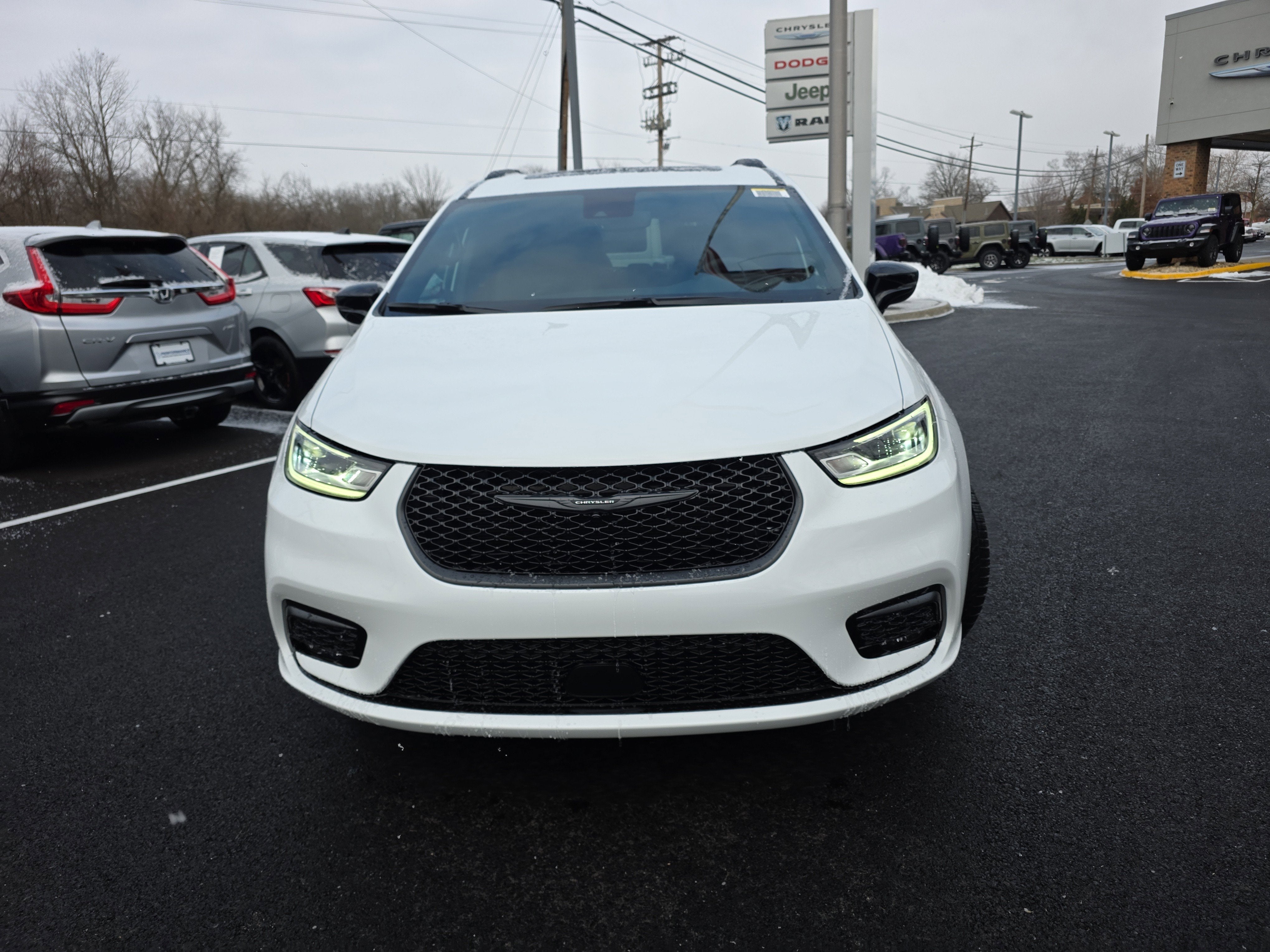 2026 Chrysler Pacifica Select