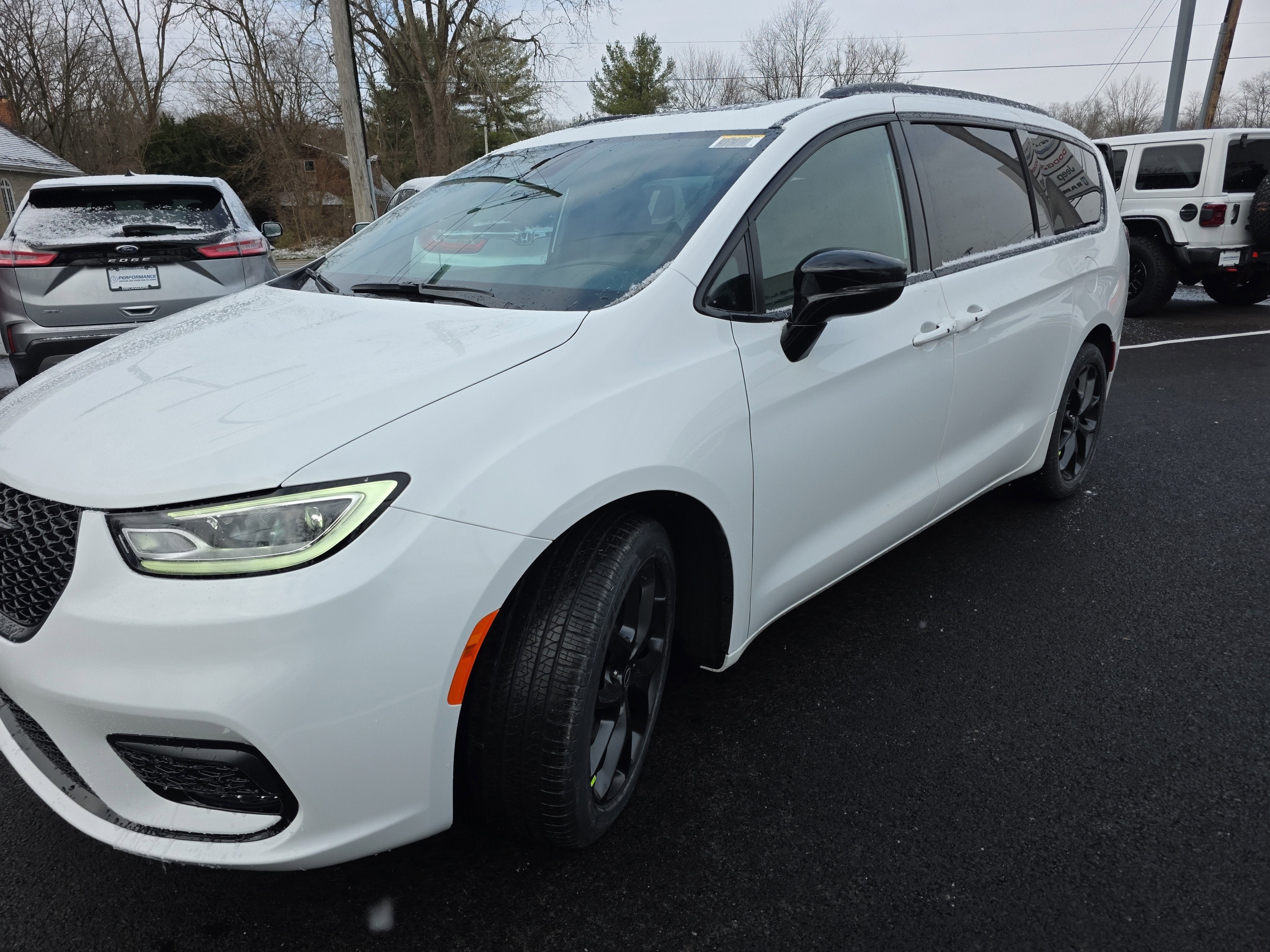 2026 Chrysler Pacifica Select