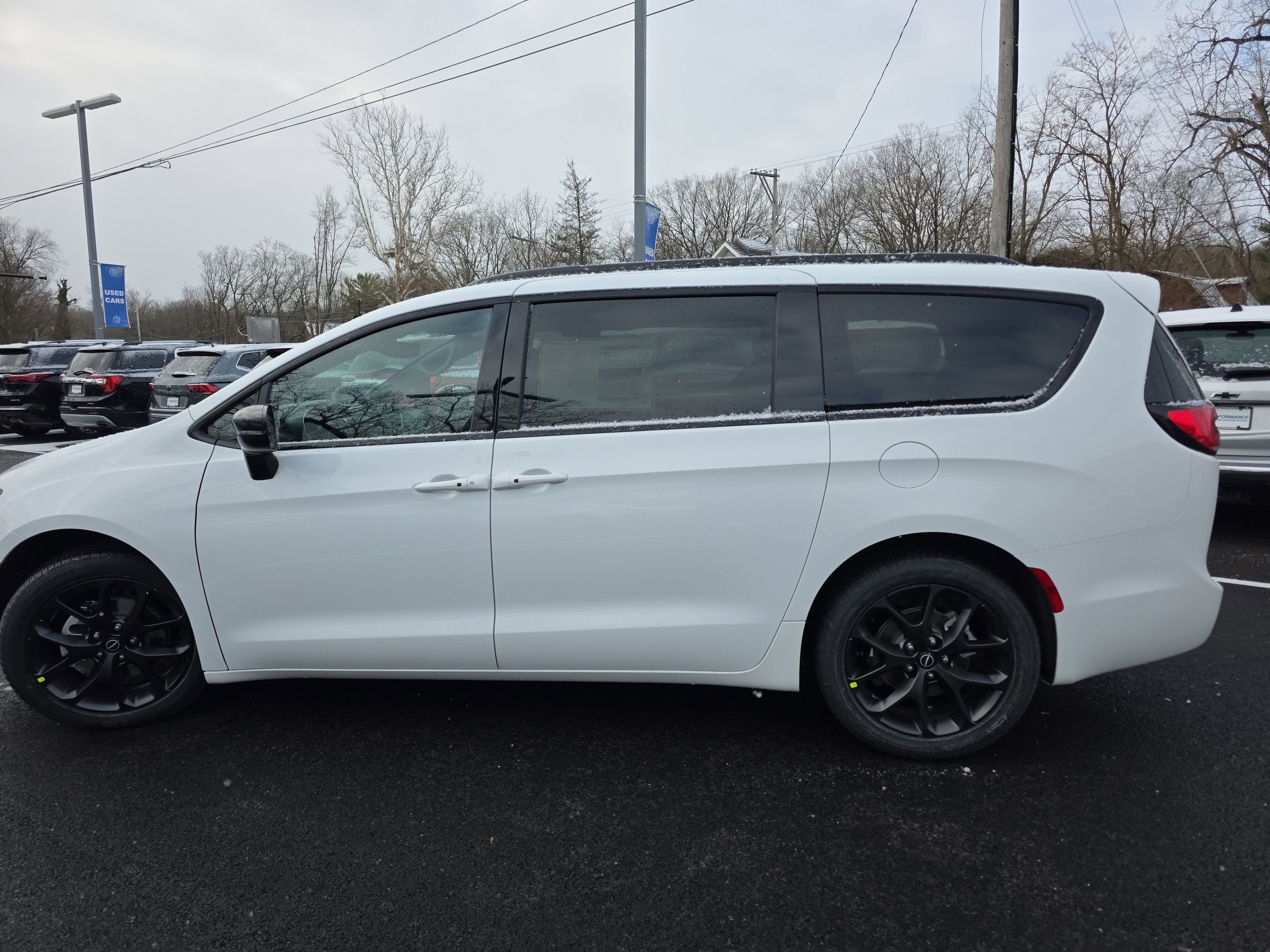 2026 Chrysler Pacifica Select