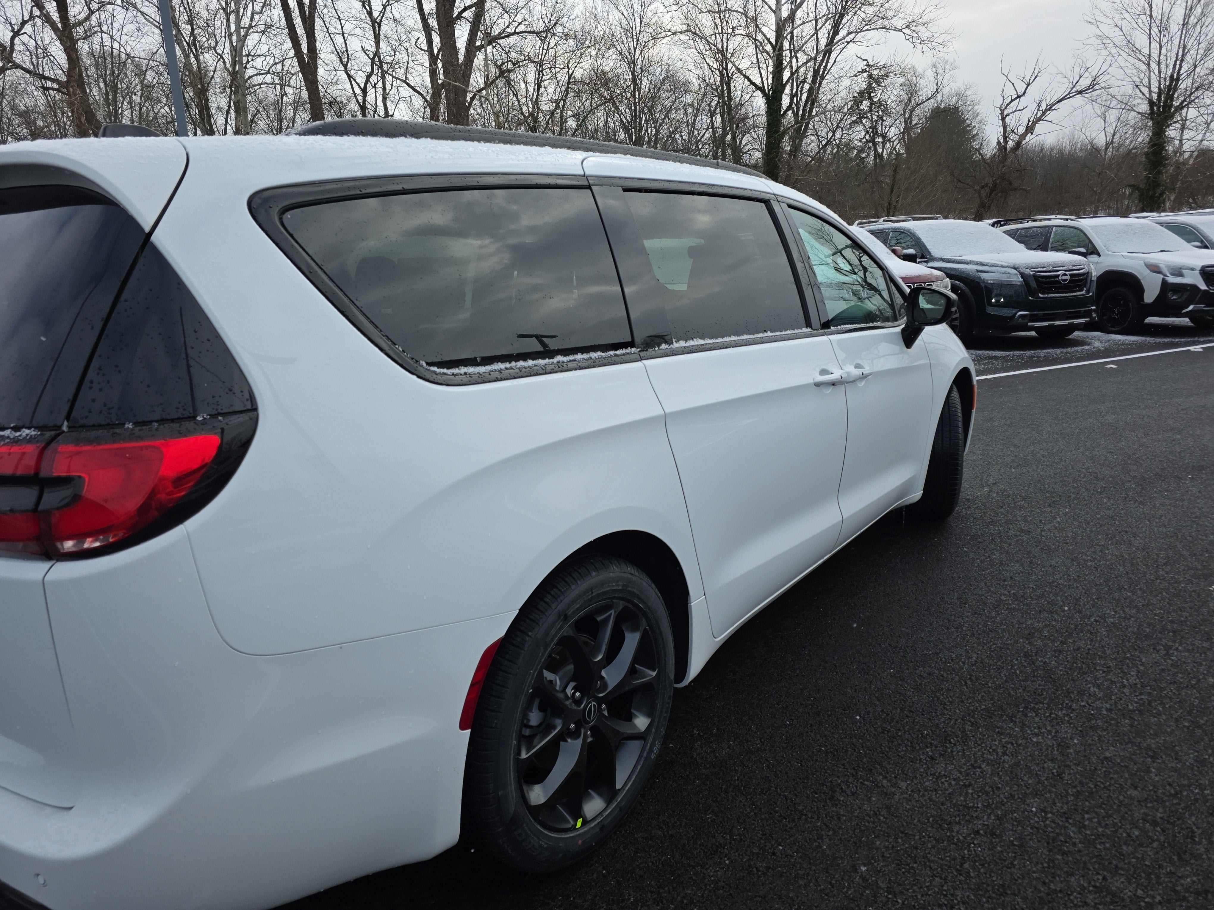 2026 Chrysler Pacifica Select