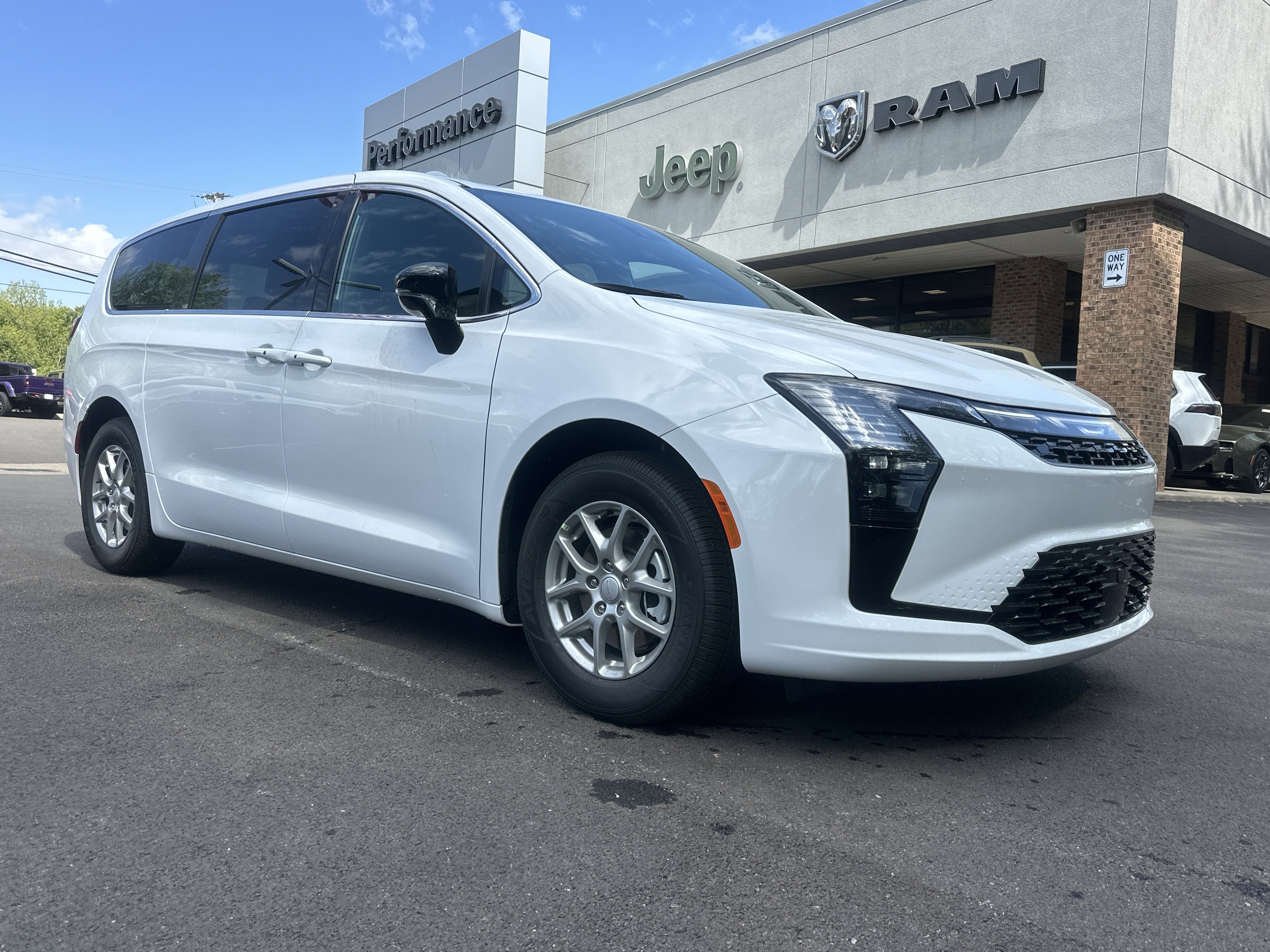 2027 Chrysler Pacifica Select