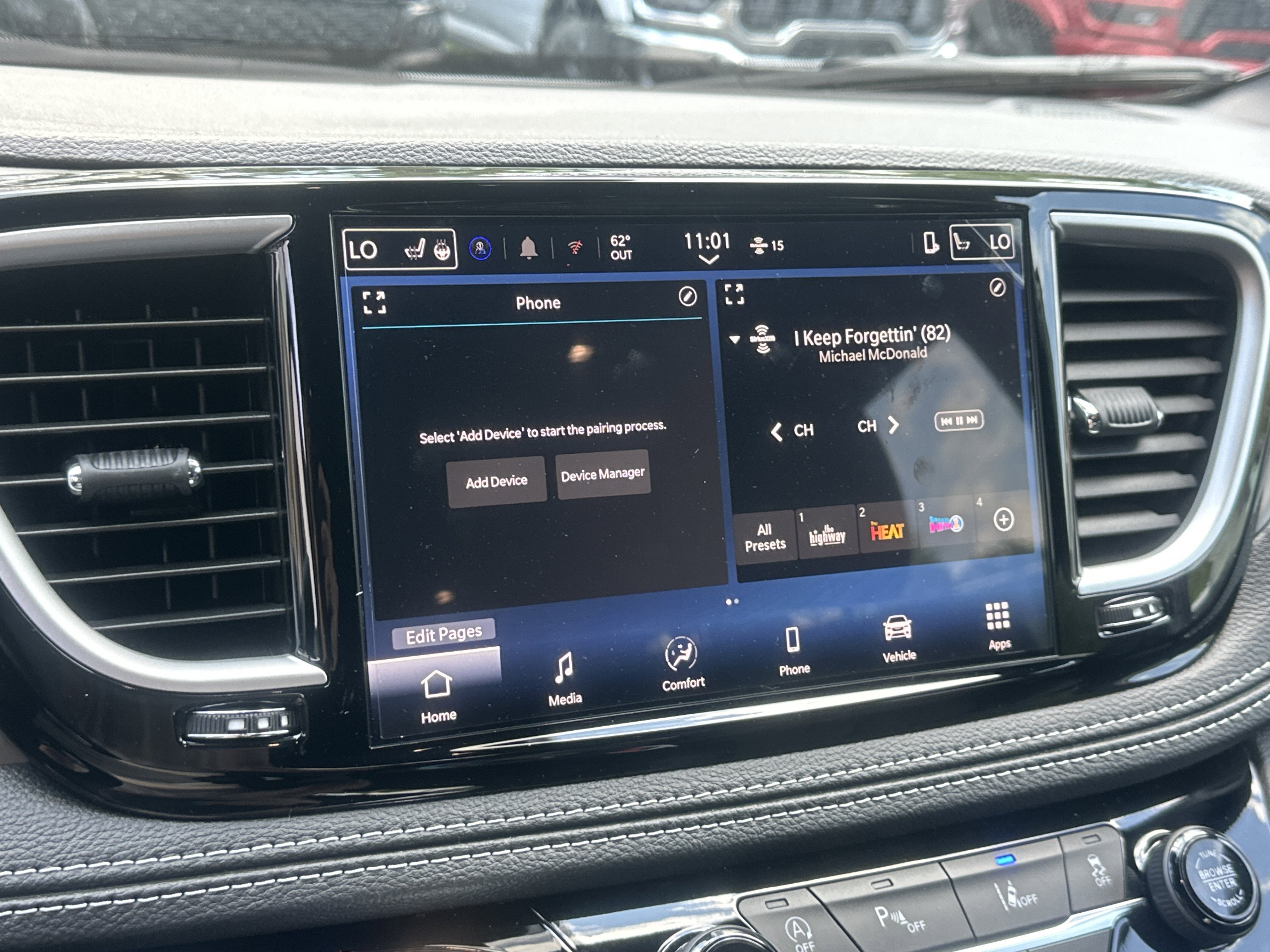 2027 Chrysler Pacifica Select