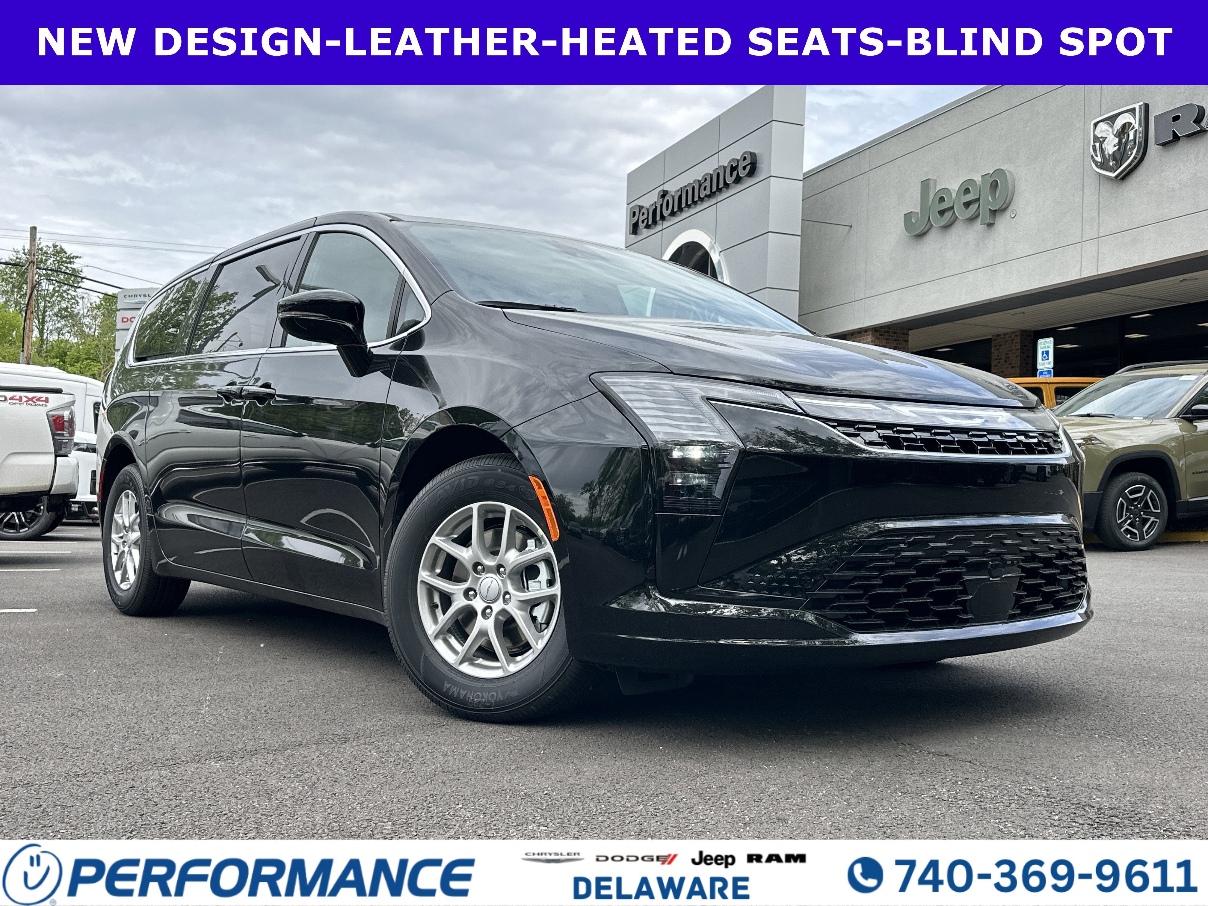 2027 Chrysler Pacifica Select's photo
