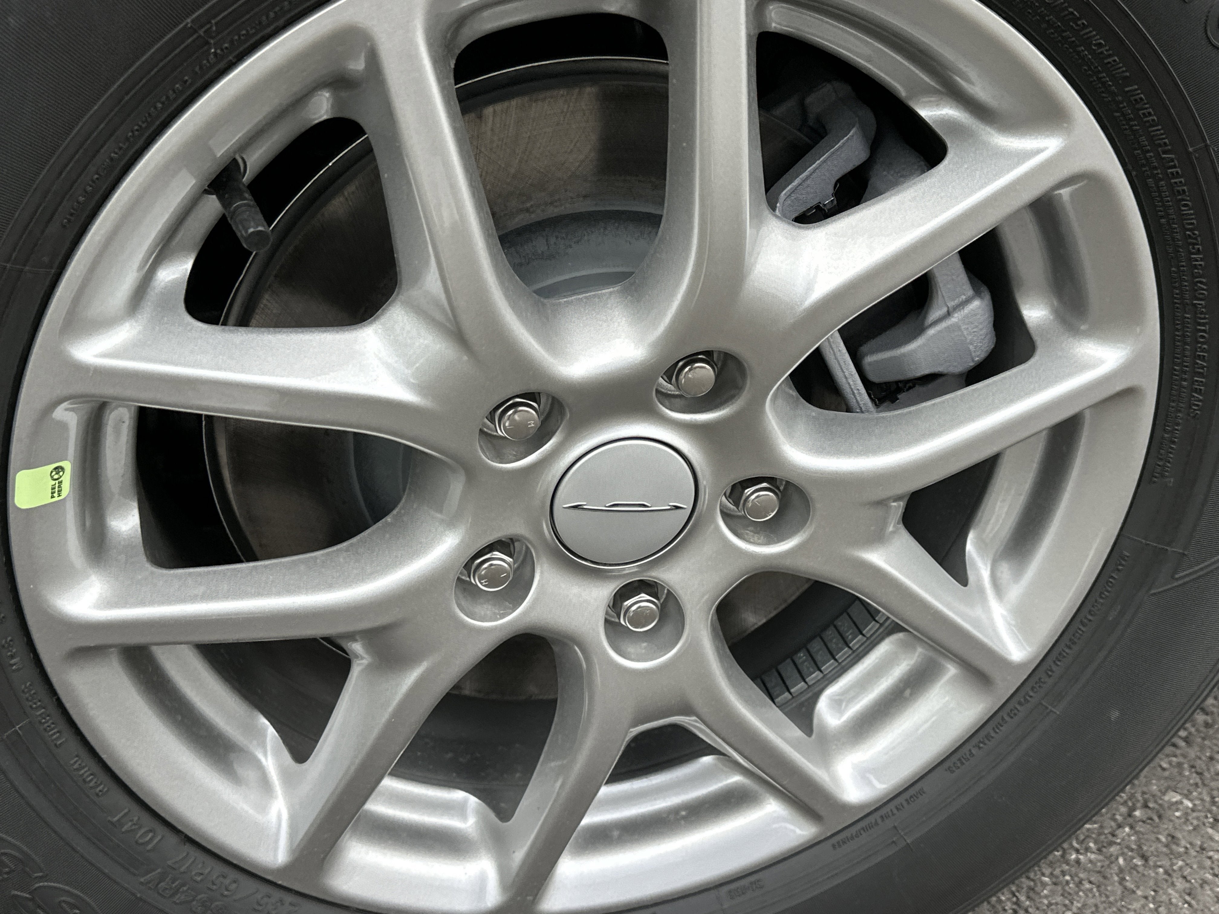 2027 Chrysler Pacifica Select