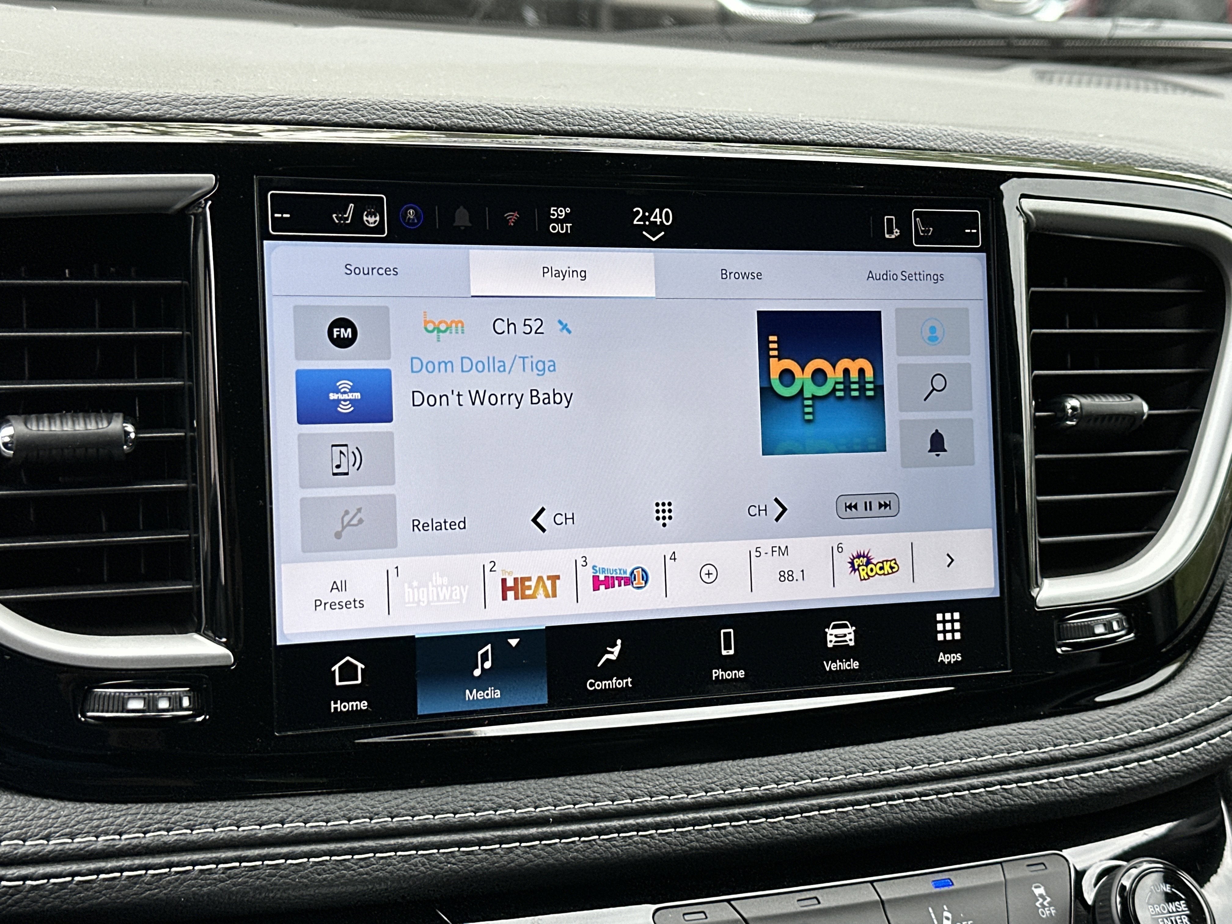 2027 Chrysler Pacifica Select