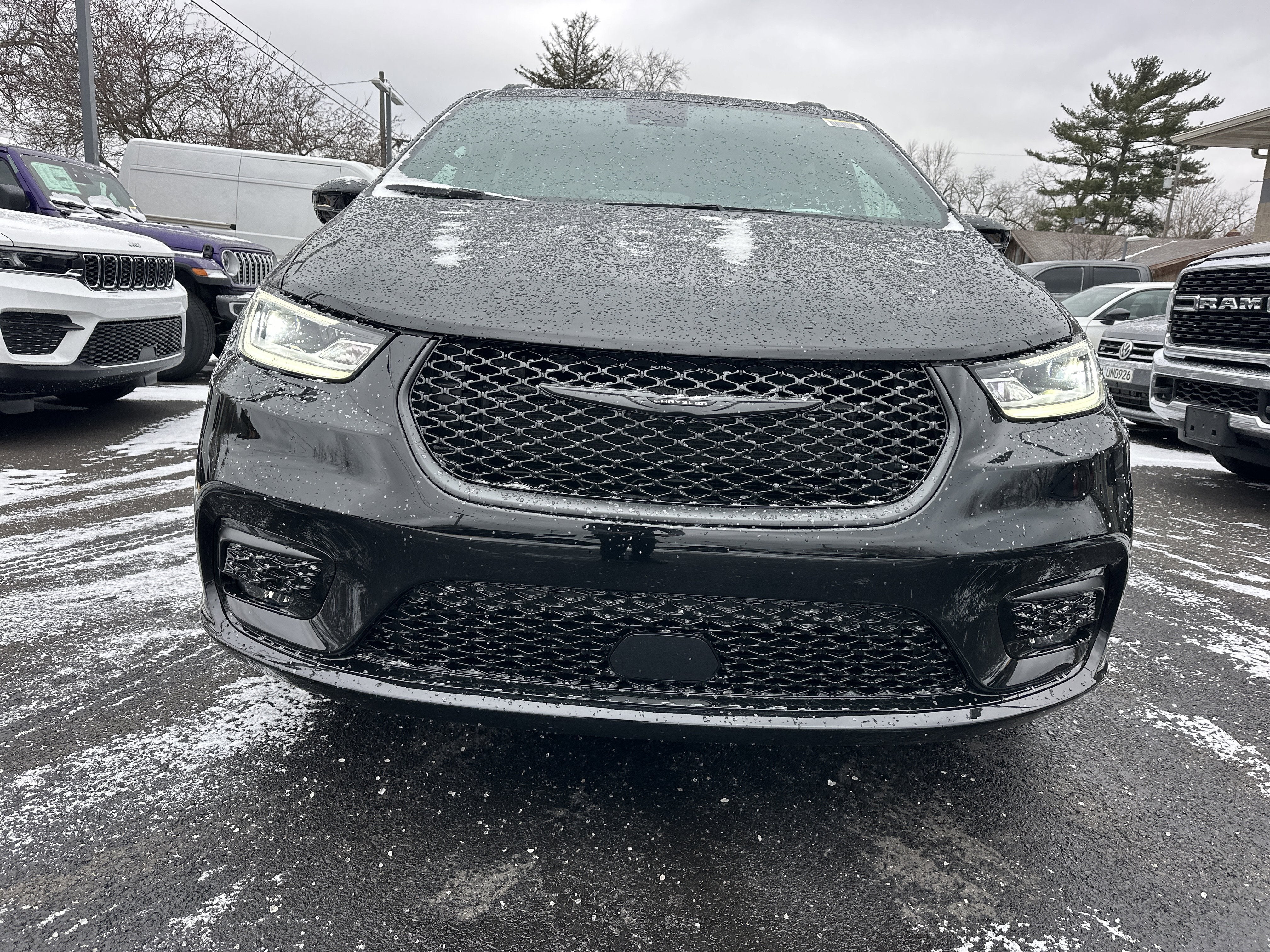 2026 Chrysler Pacifica Select