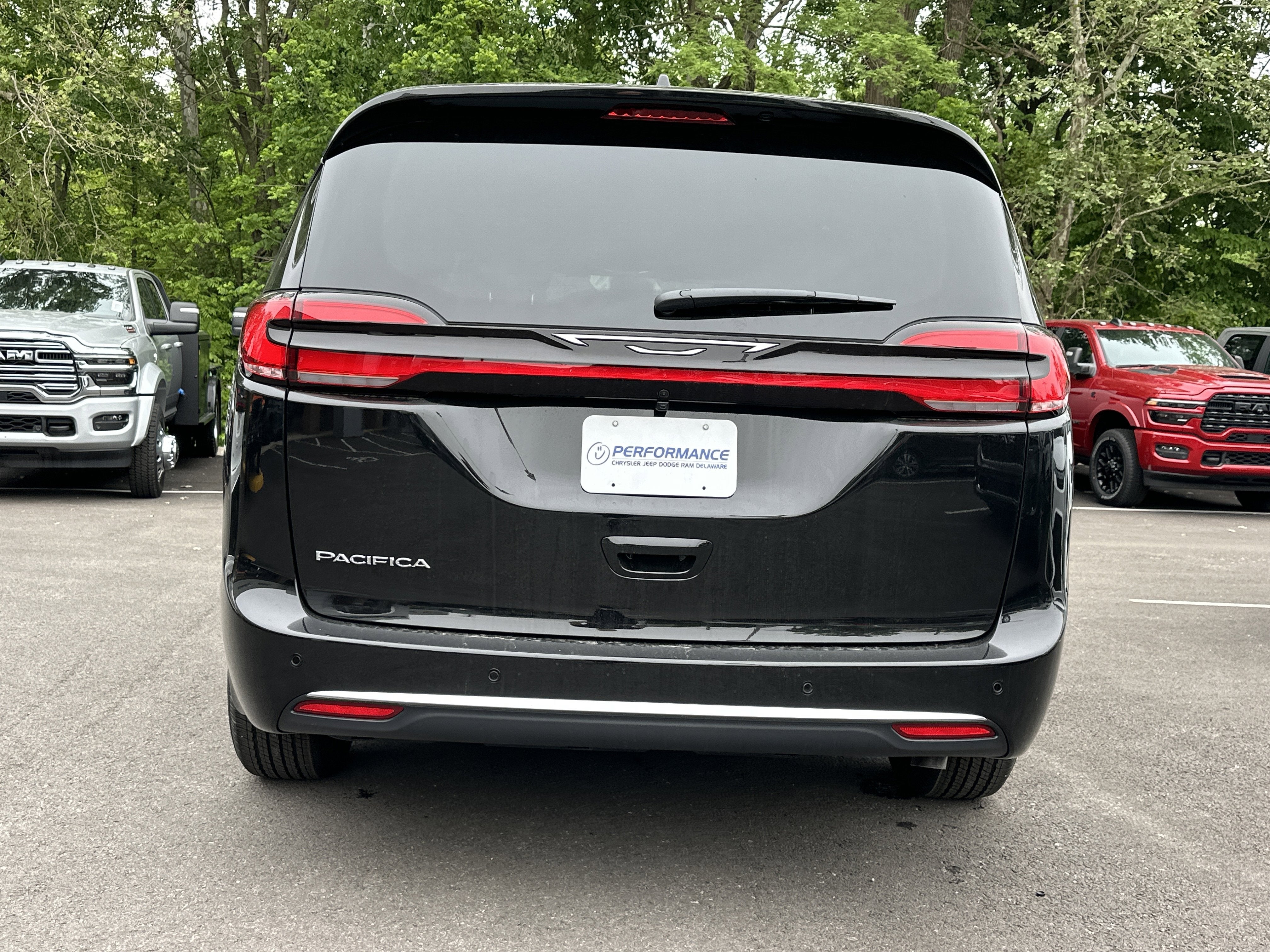 2027 Chrysler Pacifica Select