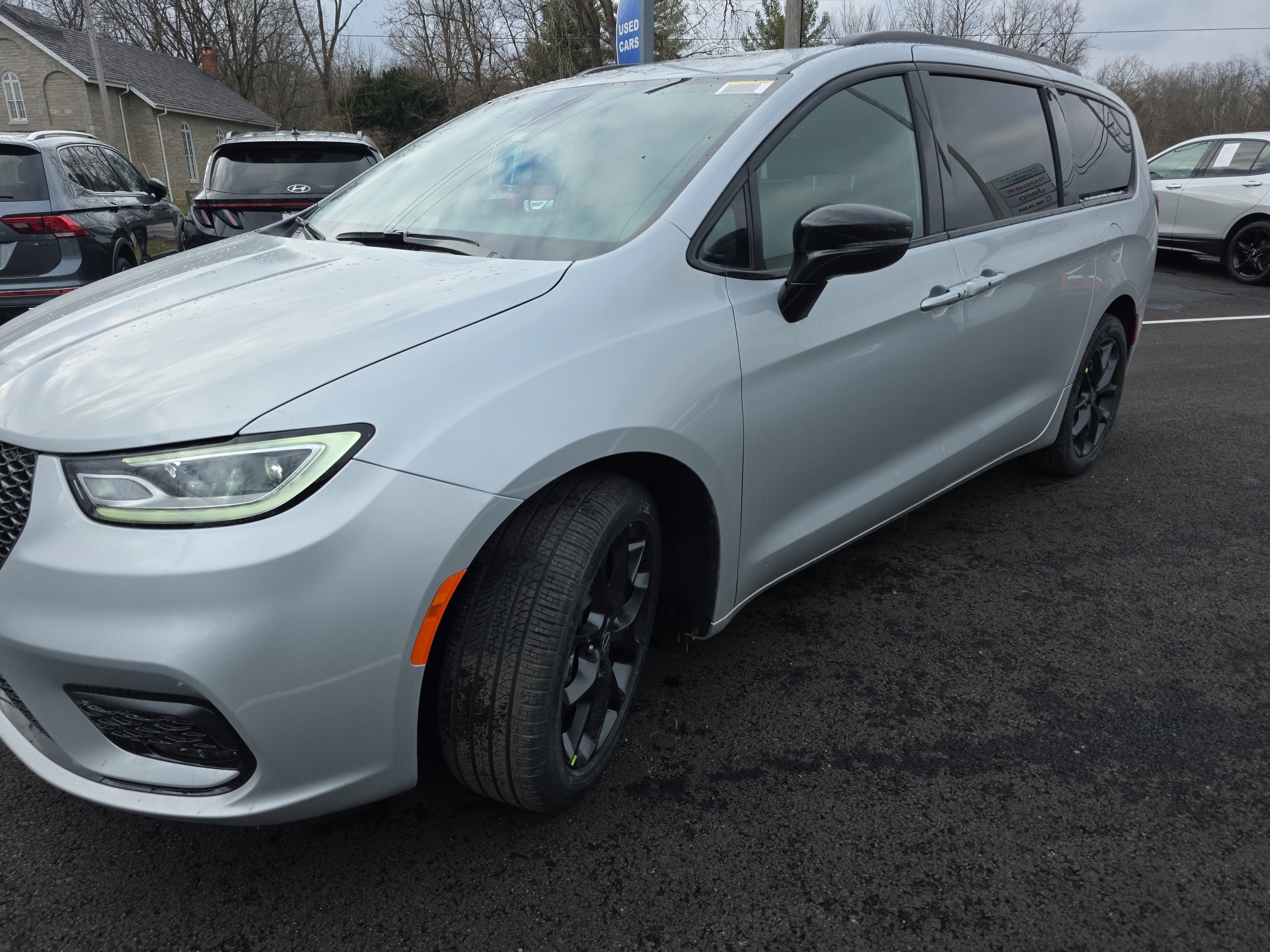 2026 Chrysler Pacifica Select