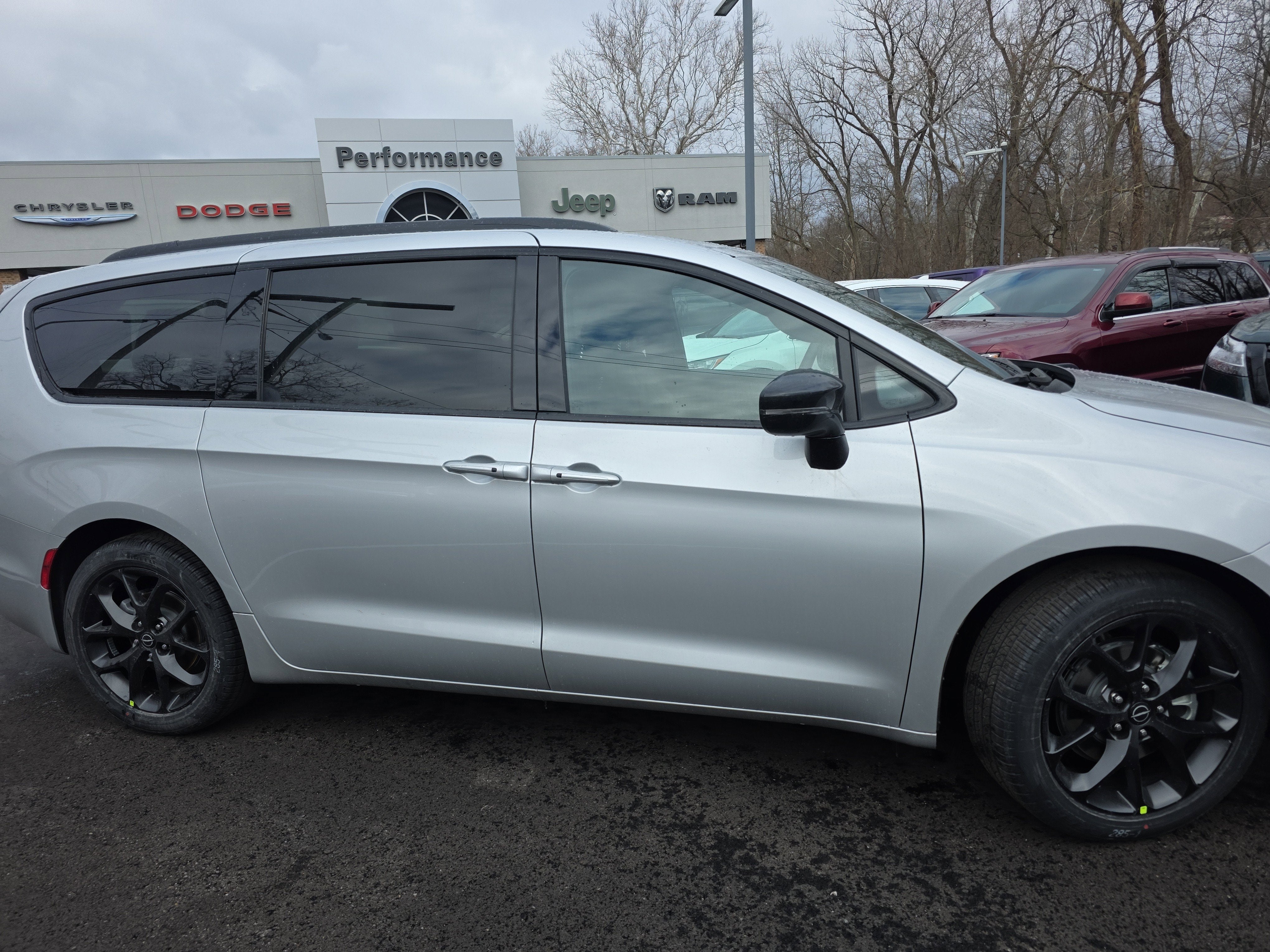2026 Chrysler Pacifica Select