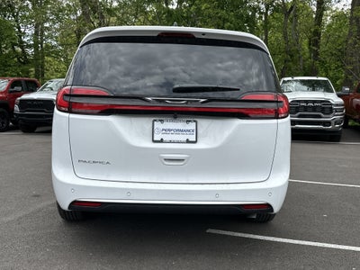 2027 Chrysler Pacifica Select