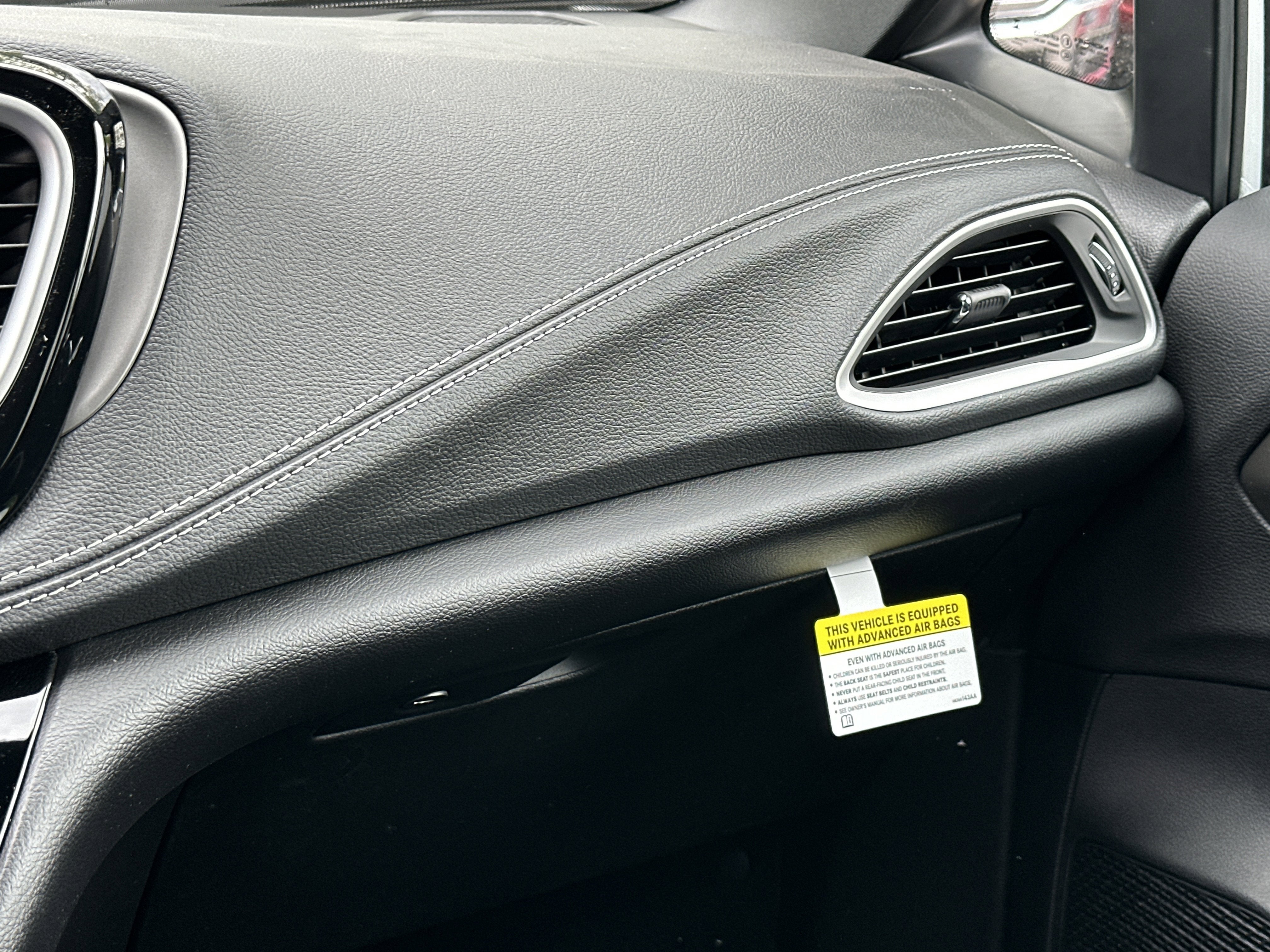 2027 Chrysler Pacifica Select