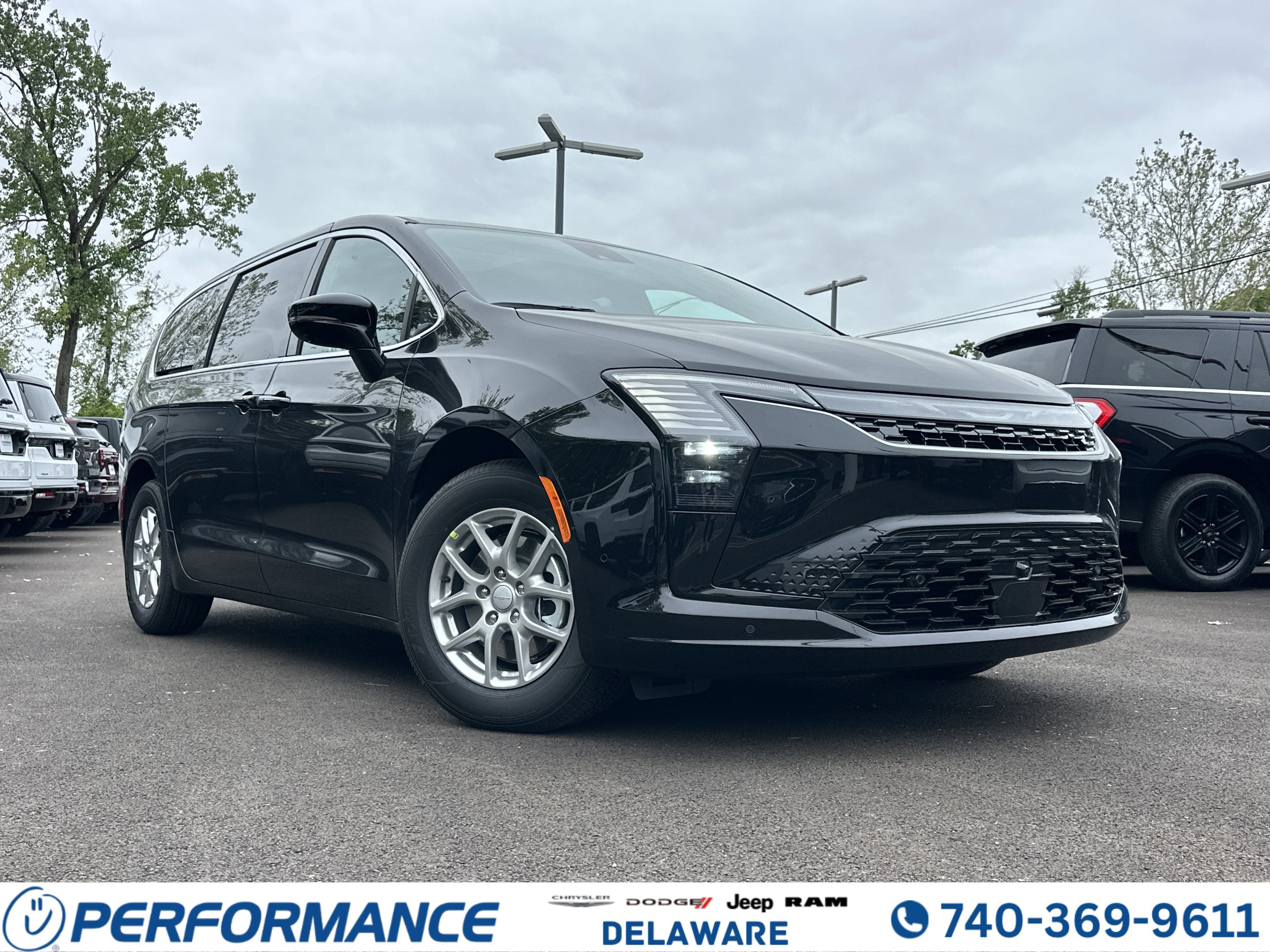 2027 Chrysler Pacifica Select