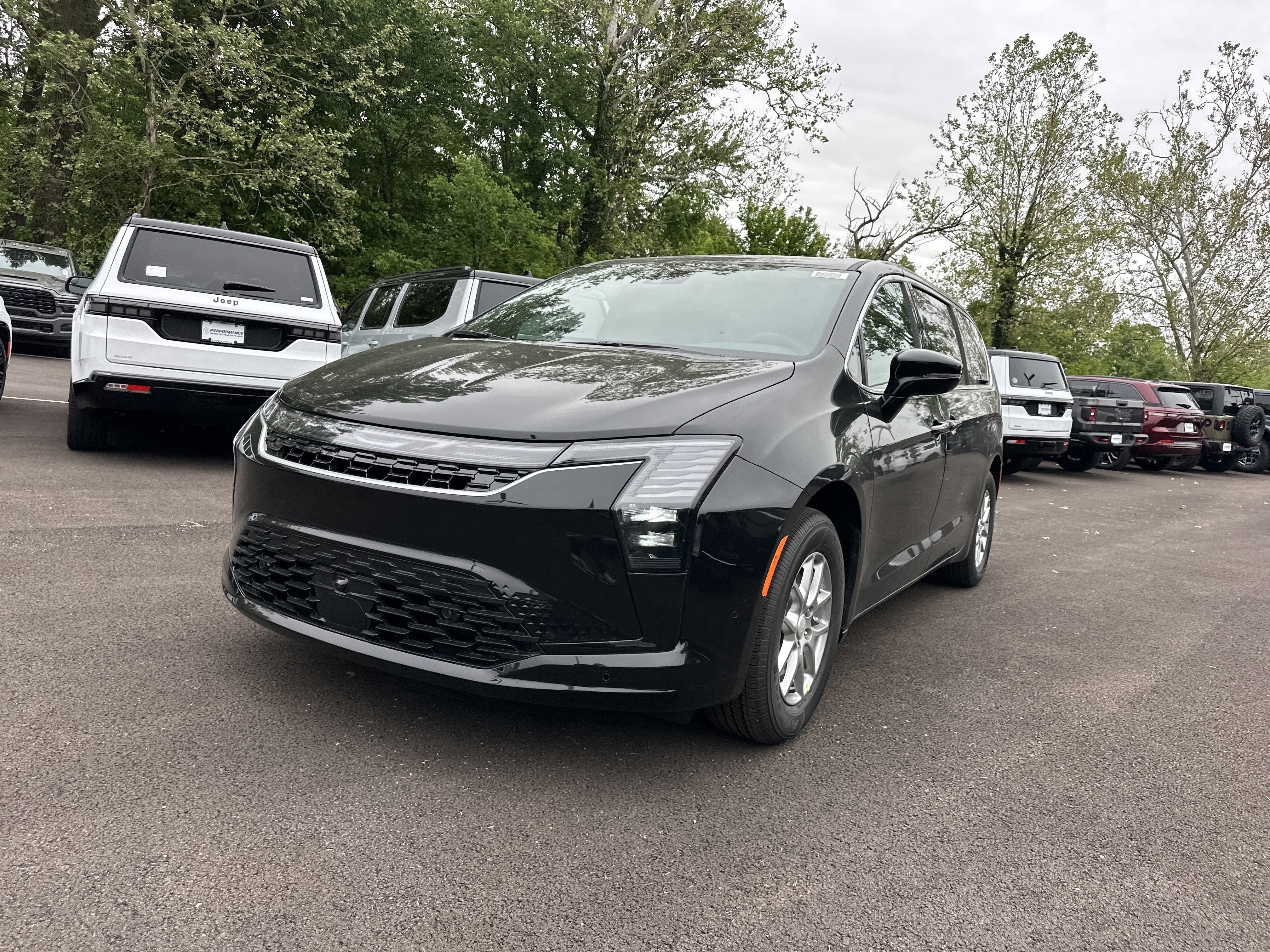 2027 Chrysler Pacifica Select