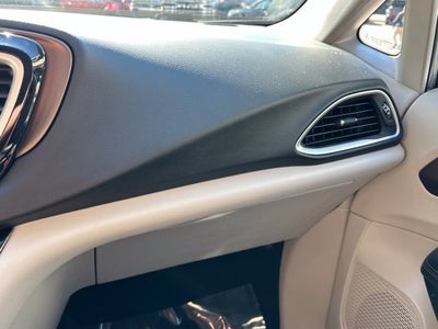 2017 Chrysler Pacifica Touring L
