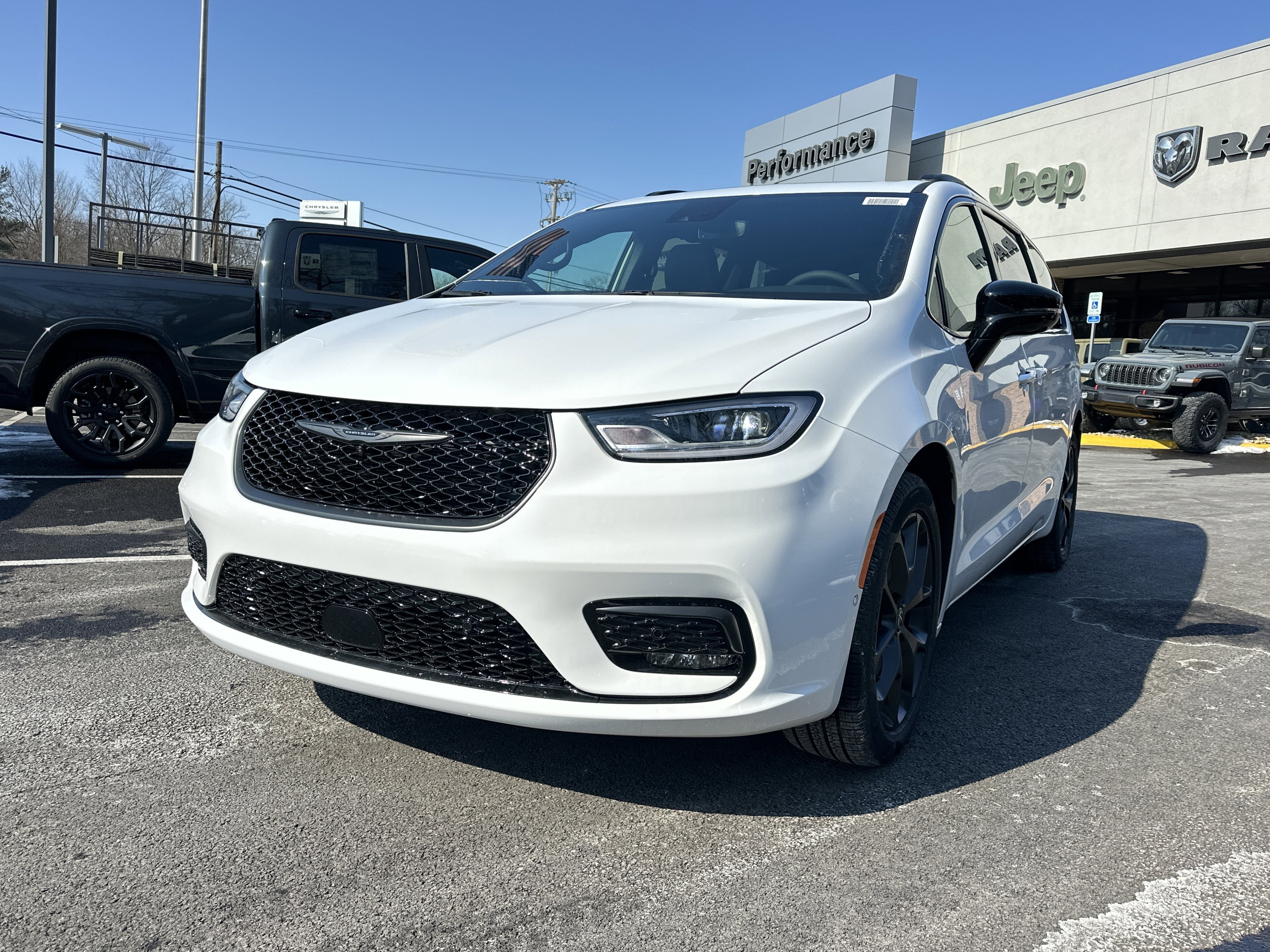 2026 Chrysler Pacifica Select