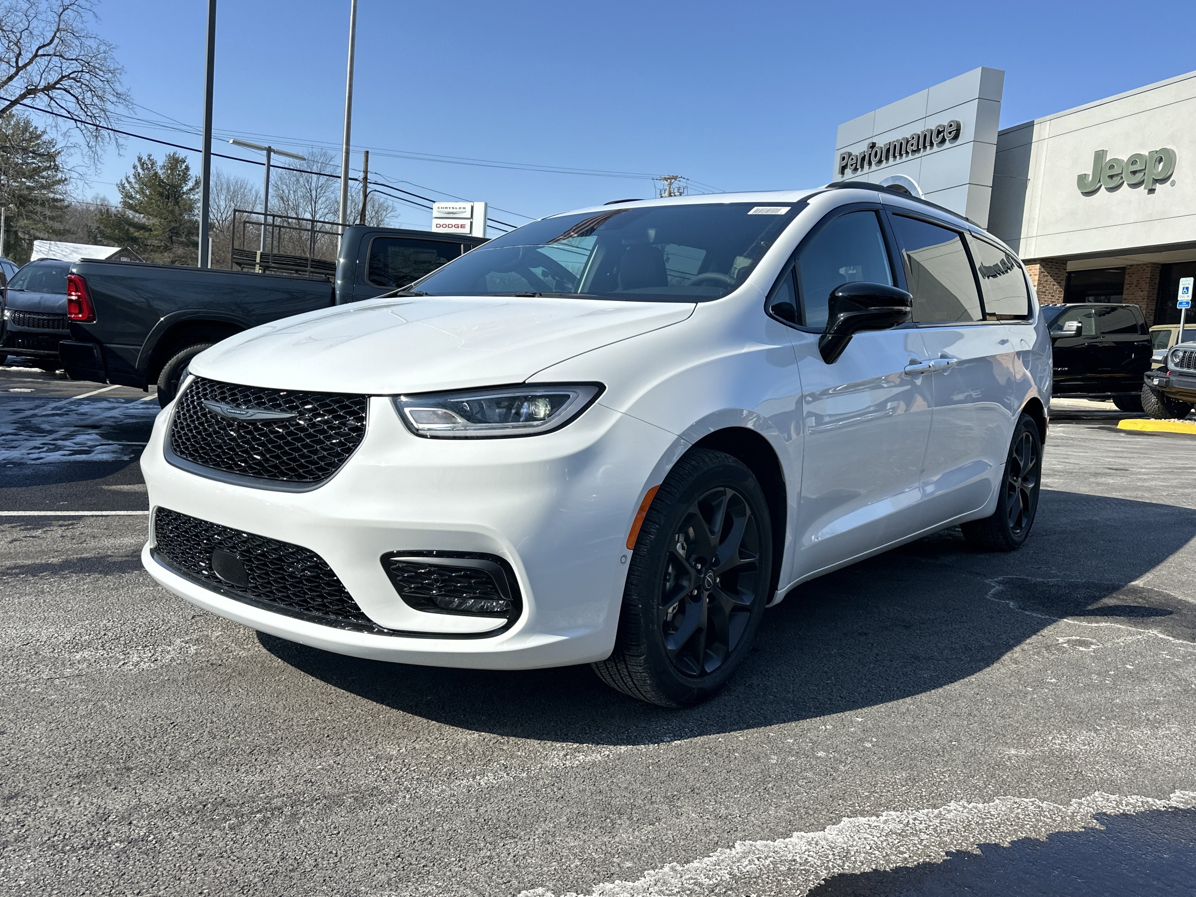 2026 Chrysler Pacifica Select