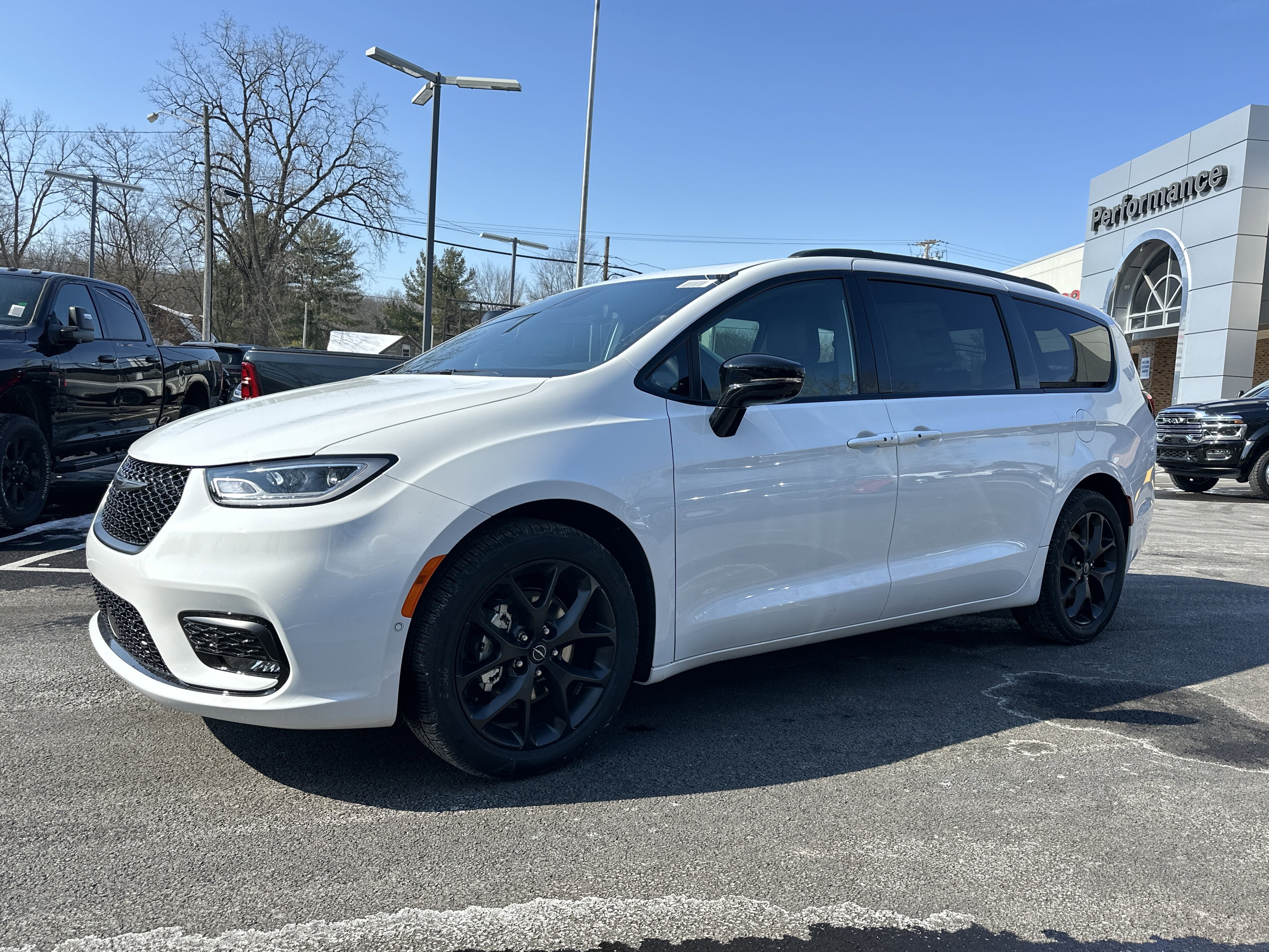 2026 Chrysler Pacifica Select