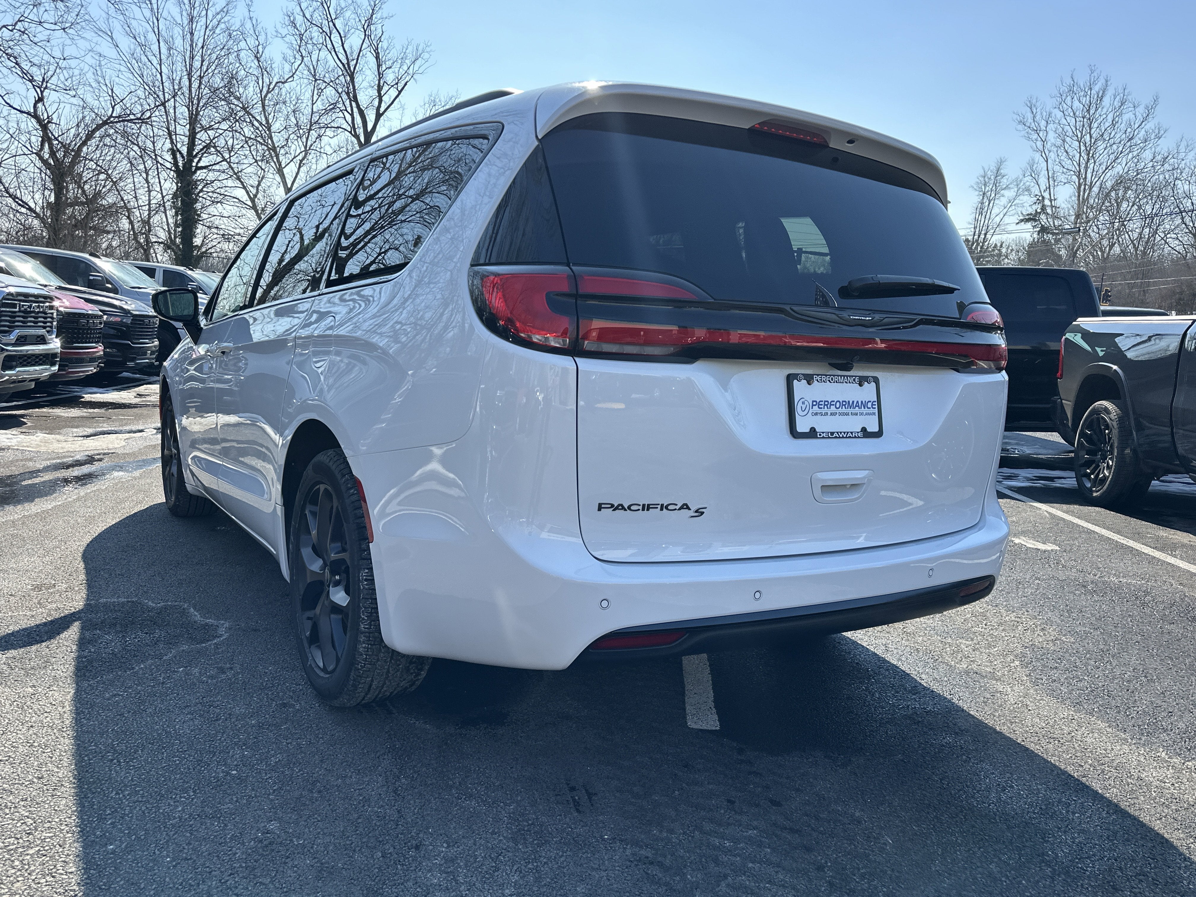 2026 Chrysler Pacifica Select