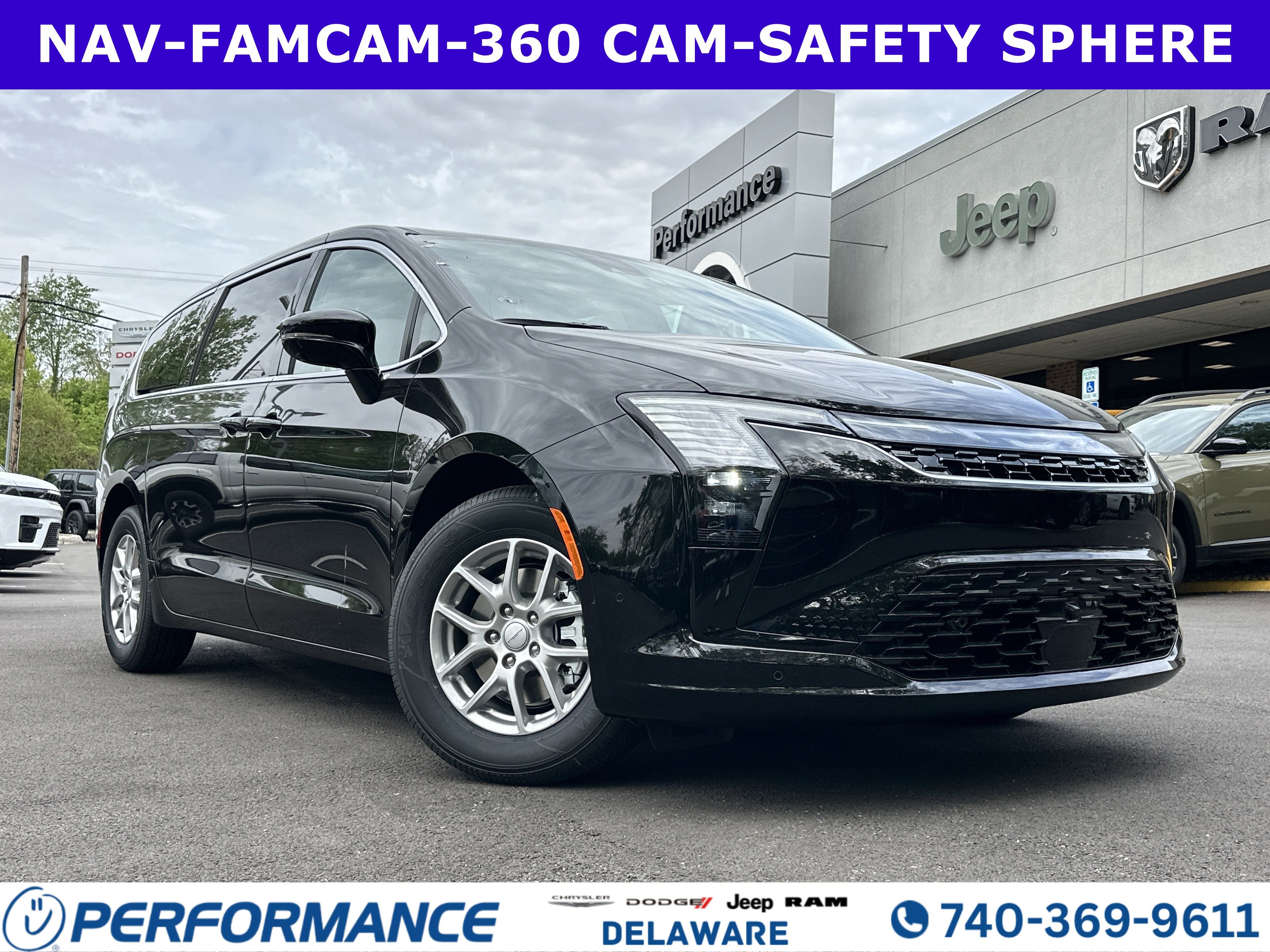 2027 Chrysler Pacifica Select's photo