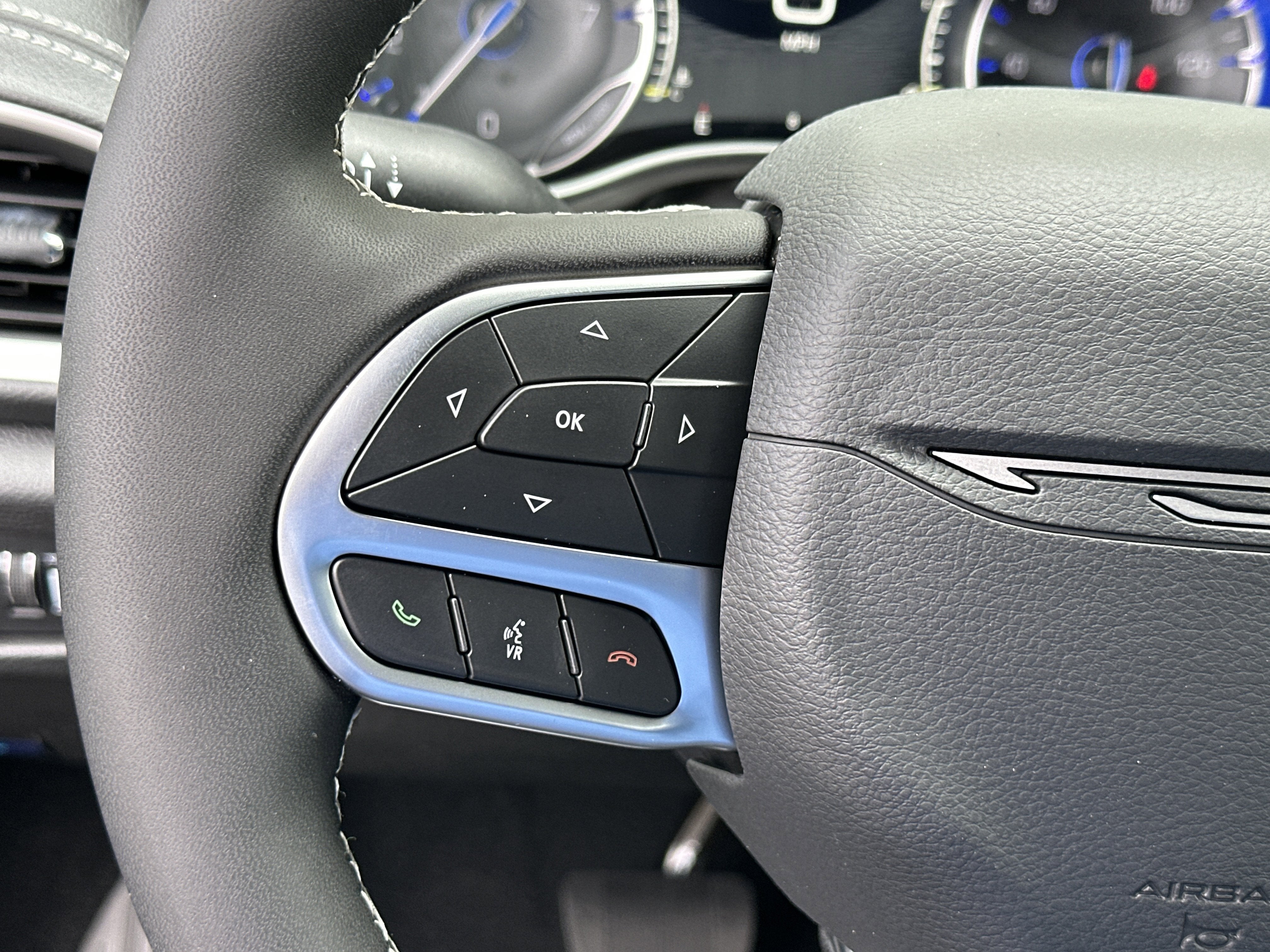 2027 Chrysler Pacifica Select