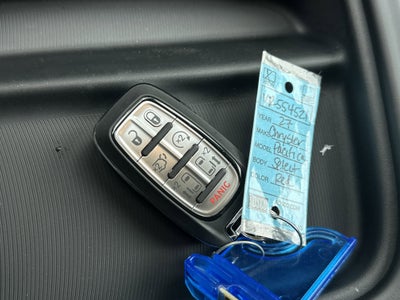 2027 Chrysler Pacifica Select