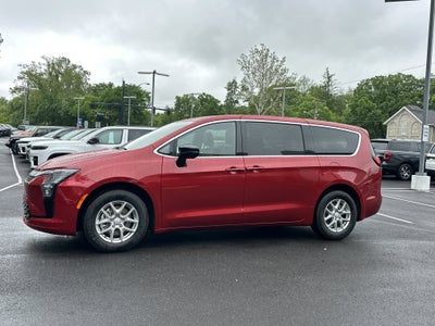 2027 Chrysler Pacifica Select