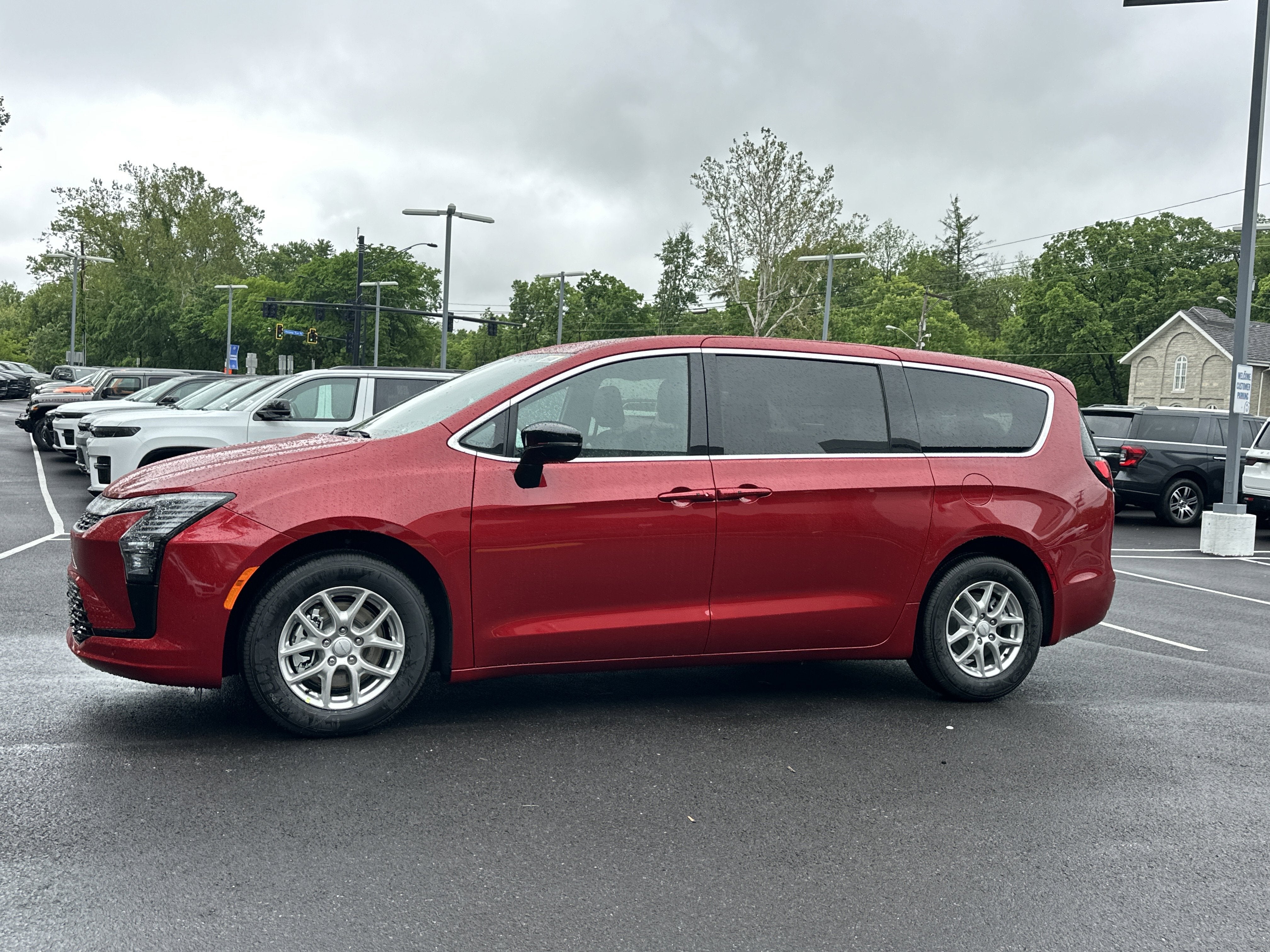 2027 Chrysler Pacifica Select