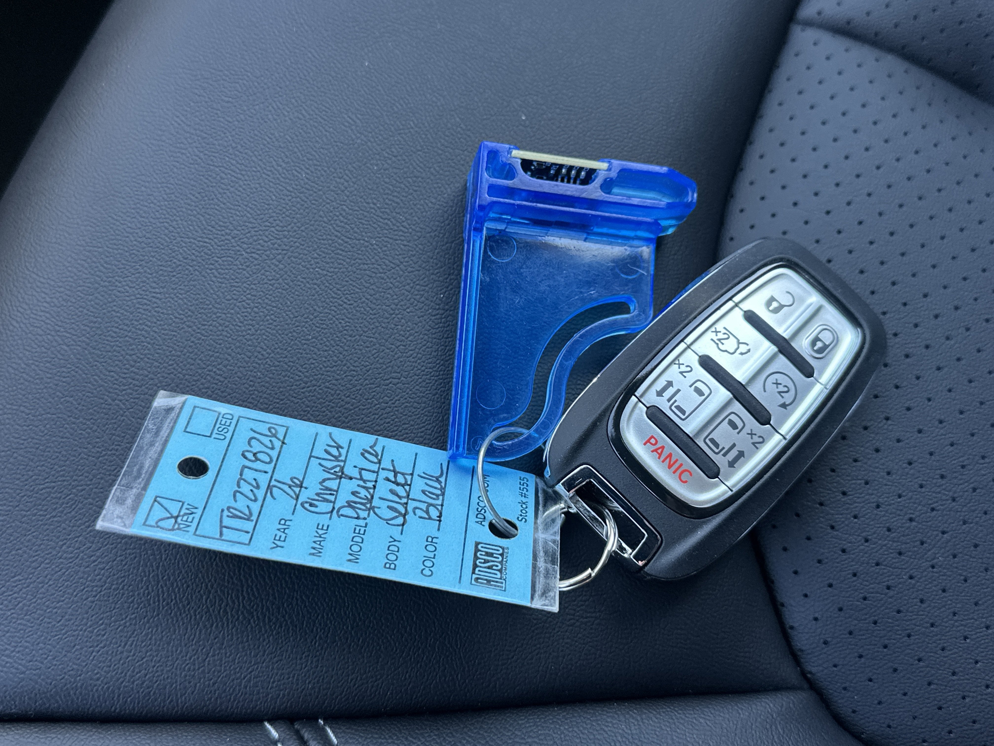 2026 Chrysler Pacifica Select