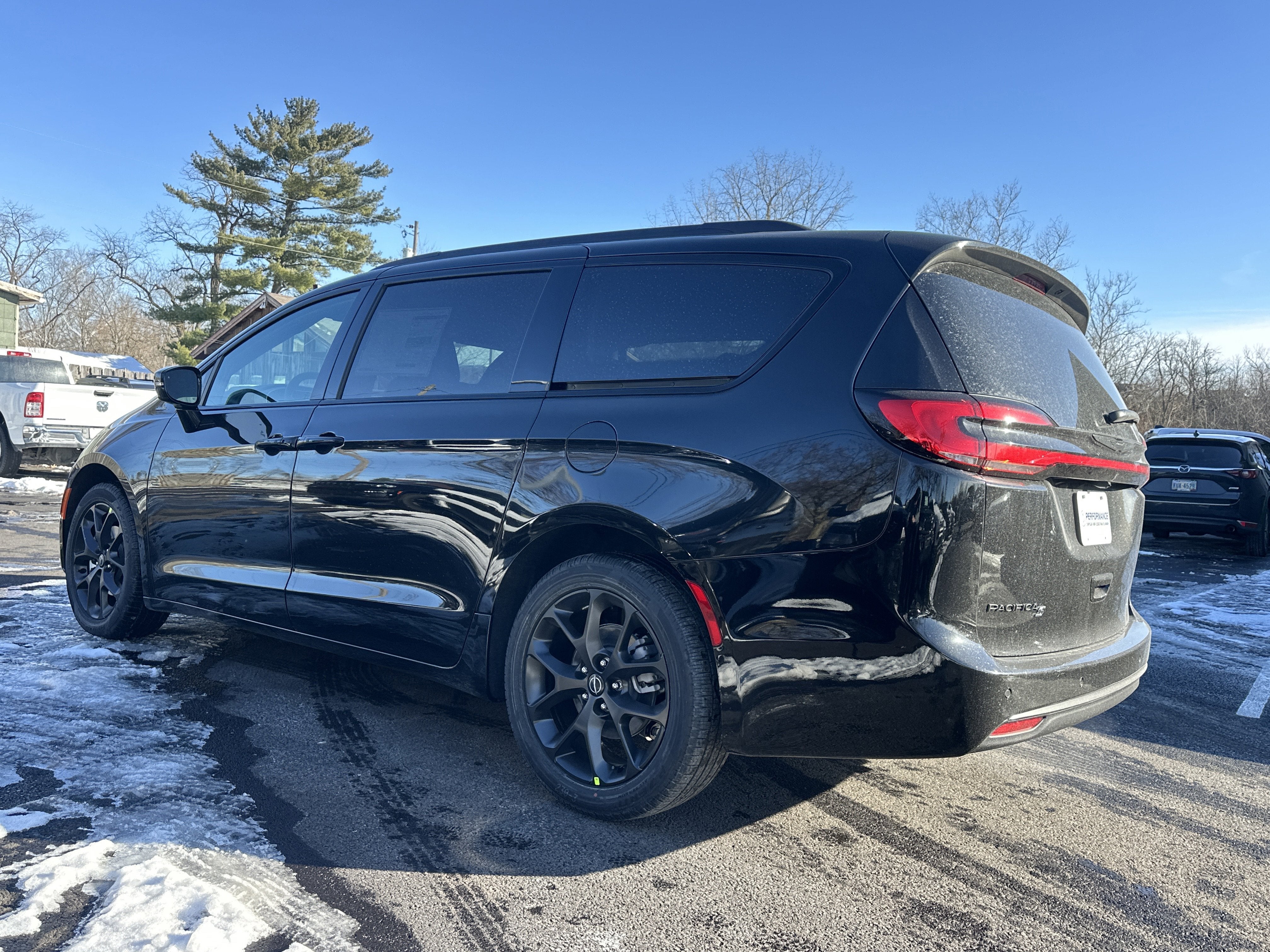 2026 Chrysler Pacifica Select